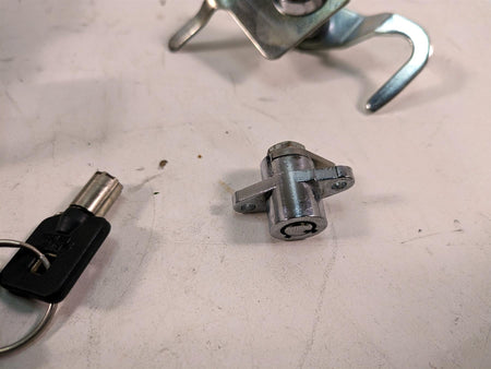 2006 Harley Touring FLHTCUI Electra Glide Ignition Switch Key Lock Set 71572-06 {{ shop.shopifyCountryName }} - Mototech271