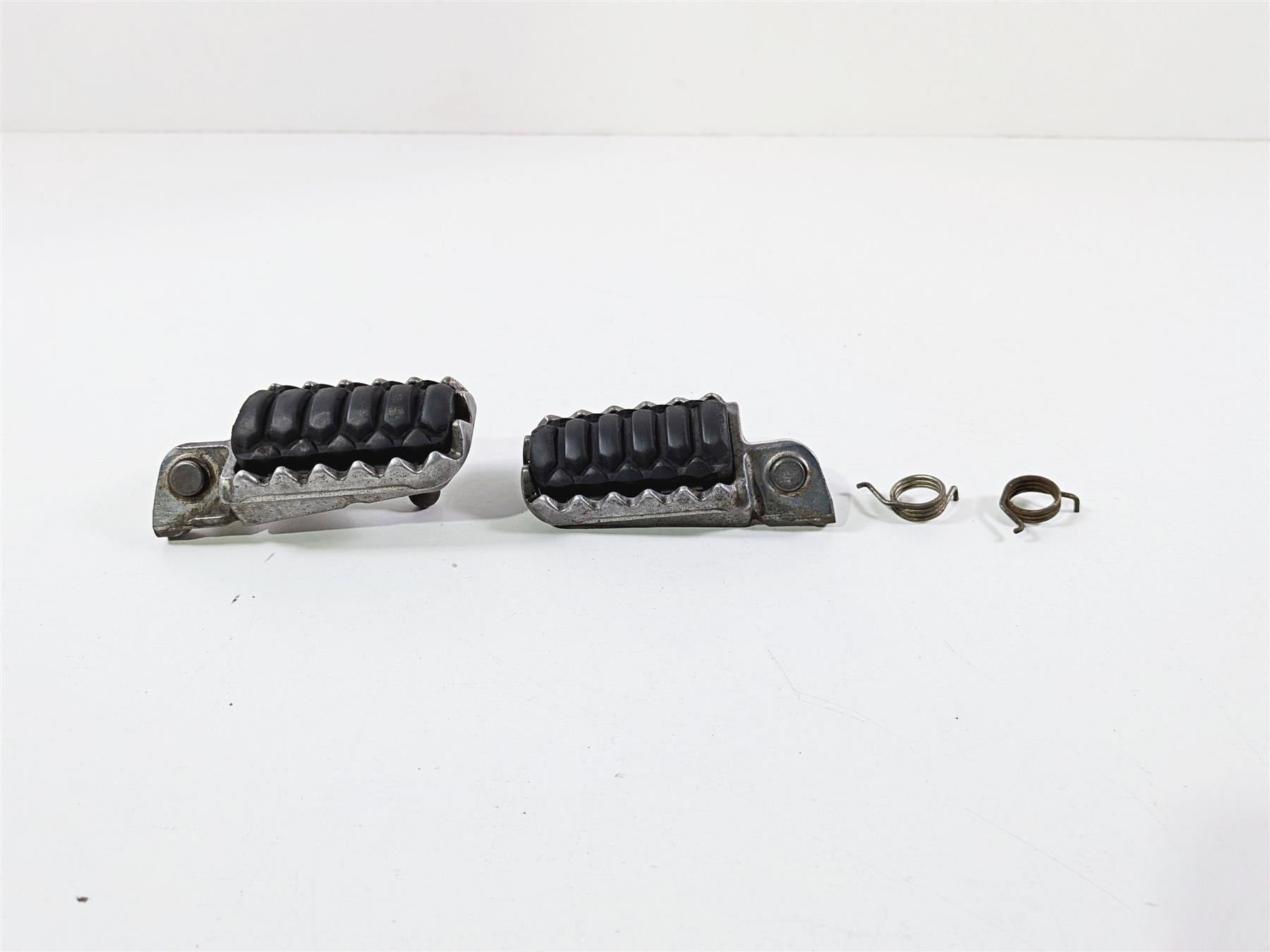 2012 Yamaha XT1200 Super Tenere Front Footpeg Foot Peg Set 23P-27451-00-00 {{ shop.shopifyCountryName }} - Mototech271