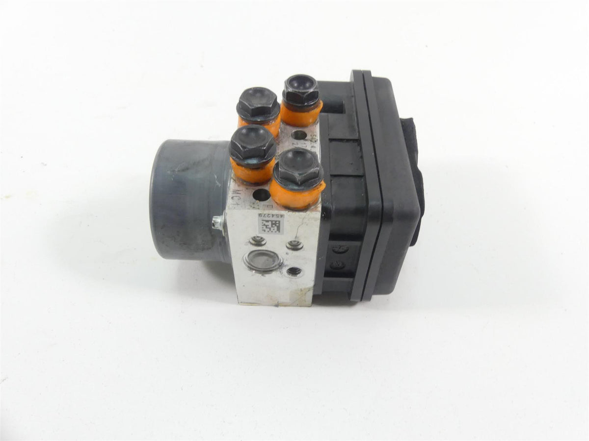 2017 Ducati 939 S Supersport Abs Brake Pump Unit Module 54240661B 54240651B {{ shop.shopifyCountryName }} - Mototech271