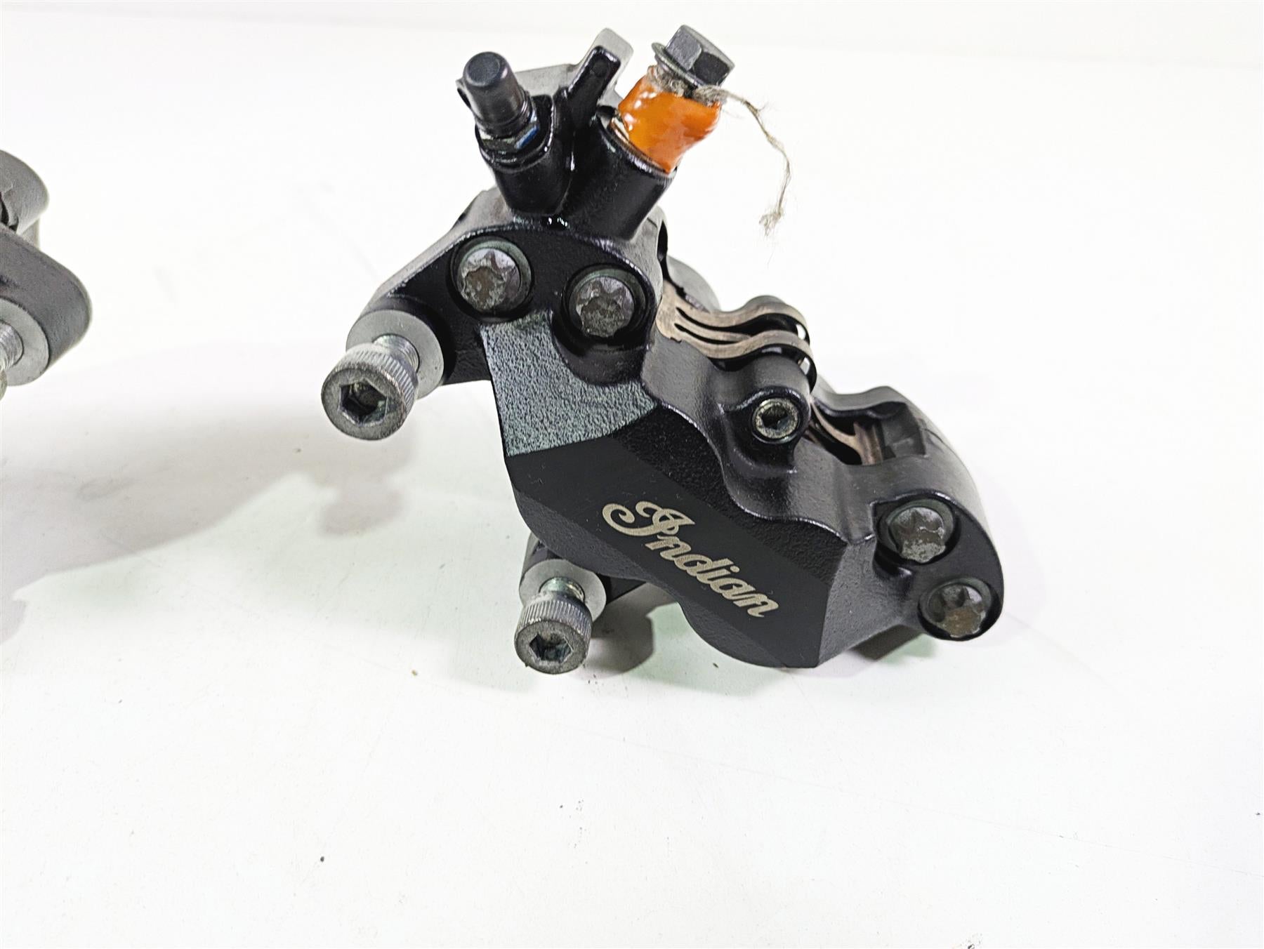 2017 Indian Chieftain Limited Front Brake Caliper Set 1912390 1912391 {{ shop.shopifyCountryName }} - Mototech271