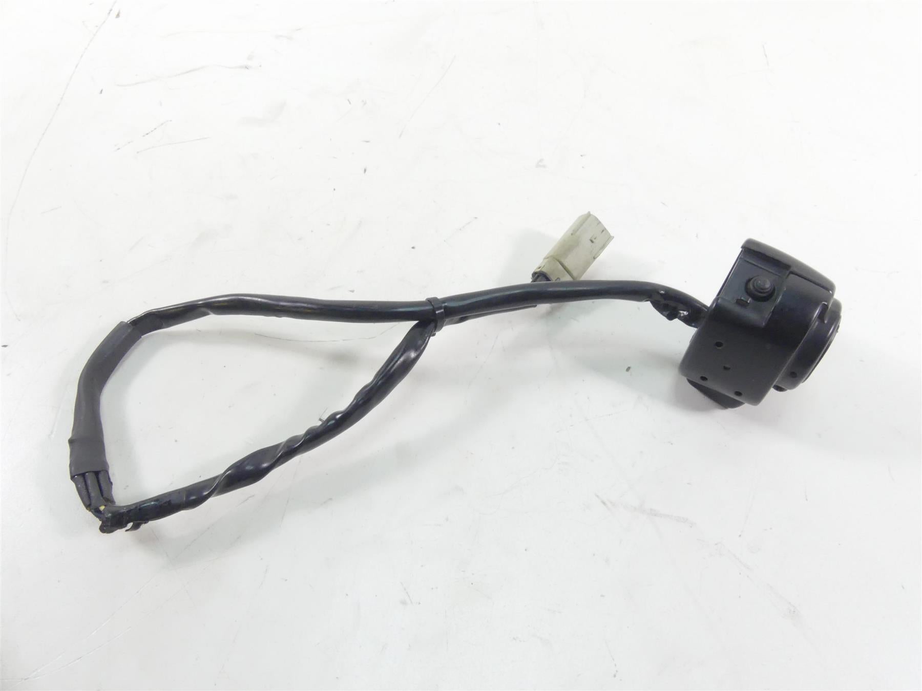 2009 Harley FXDL Dyna Low Rider Left Hand Light Blinker Control Switch 71682-06A {{ shop.shopifyCountryName }} - Mototech271