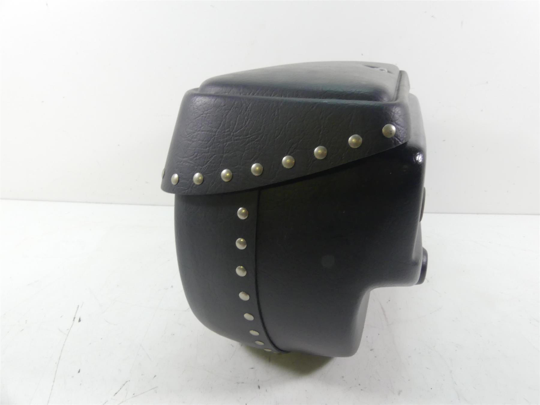 2002 Yamaha XVS1100 V-Star Right Leatherlyke Saddlebag - Read ACC625 {{ shop.shopifyCountryName }} - Mototech271