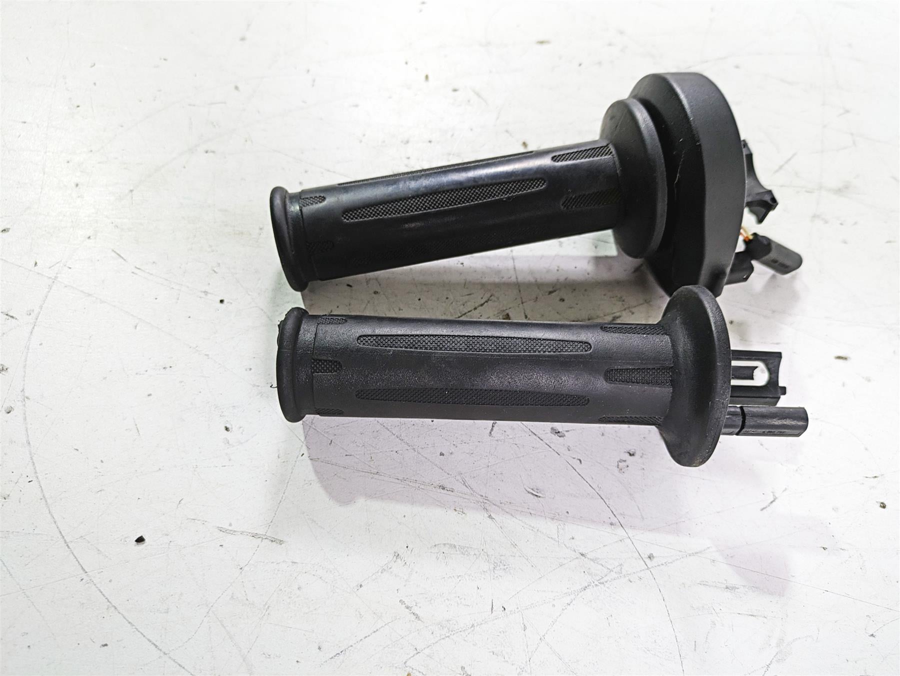 2017 BMW S1000R K47 Heated Hand E-Throttle Cruise Control Grip Set 61318534424 {{ shop.shopifyCountryName }} - Mototech271