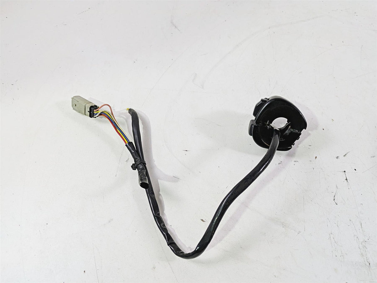 2013 Harley VRSCF Muscle Rod Left Hand Control Switch - Read 71682-06A {{ shop.shopifyCountryName }} - Mototech271