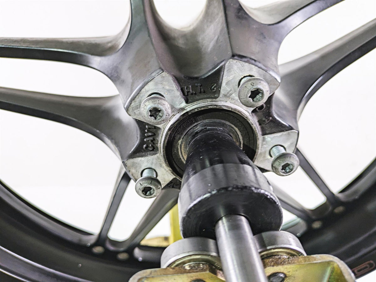 2019 Harley Softail FXDR 114 Straight Front Wheel Rim 19x3 READ 43300486 {{ shop.shopifyCountryName }} - Mototech271