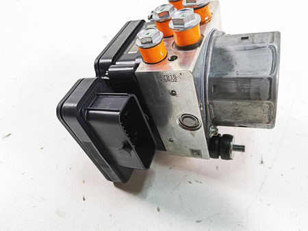 2015 Harley Touring FLHXS Street Glide Abs Brake Pump Module 41100013A {{ shop.shopifyCountryName }} - Mototech271