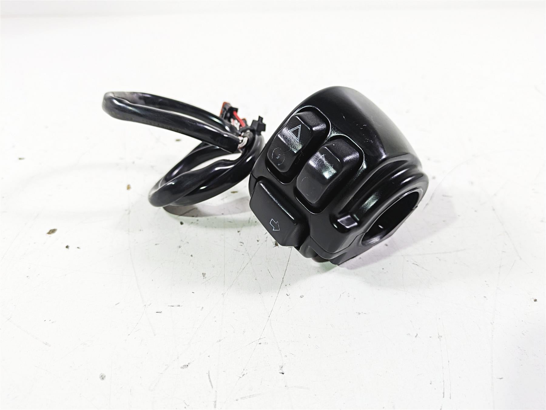 2021 Harley Softail FLSL Slim Right Hand Control Switch 71500462 {{ shop.shopifyCountryName }} - Mototech271
