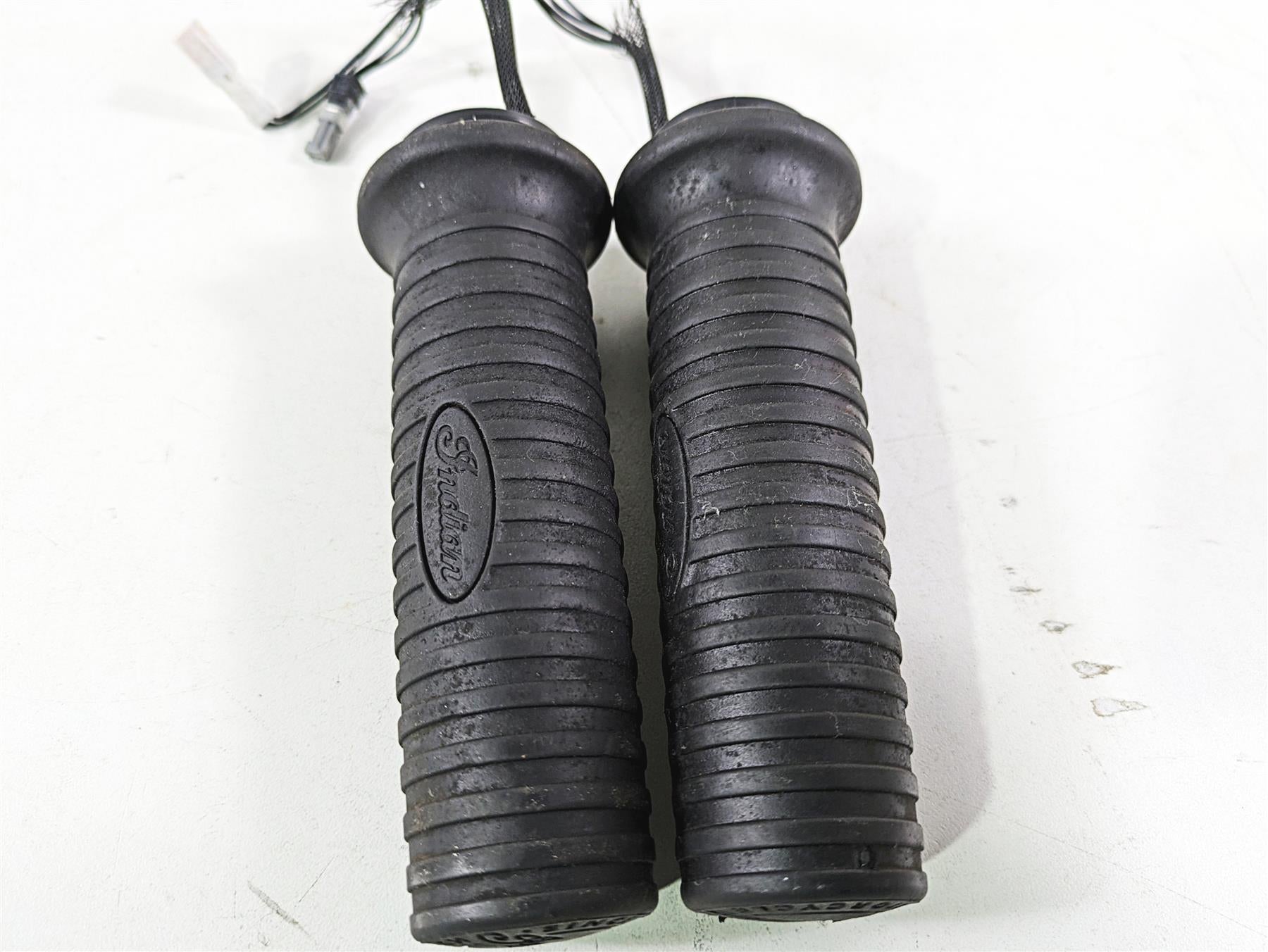 2018 Indian Chieftain Dark Horse Heated Left Right Hand Grip Set 5416650 {{ shop.shopifyCountryName }} - Mototech271