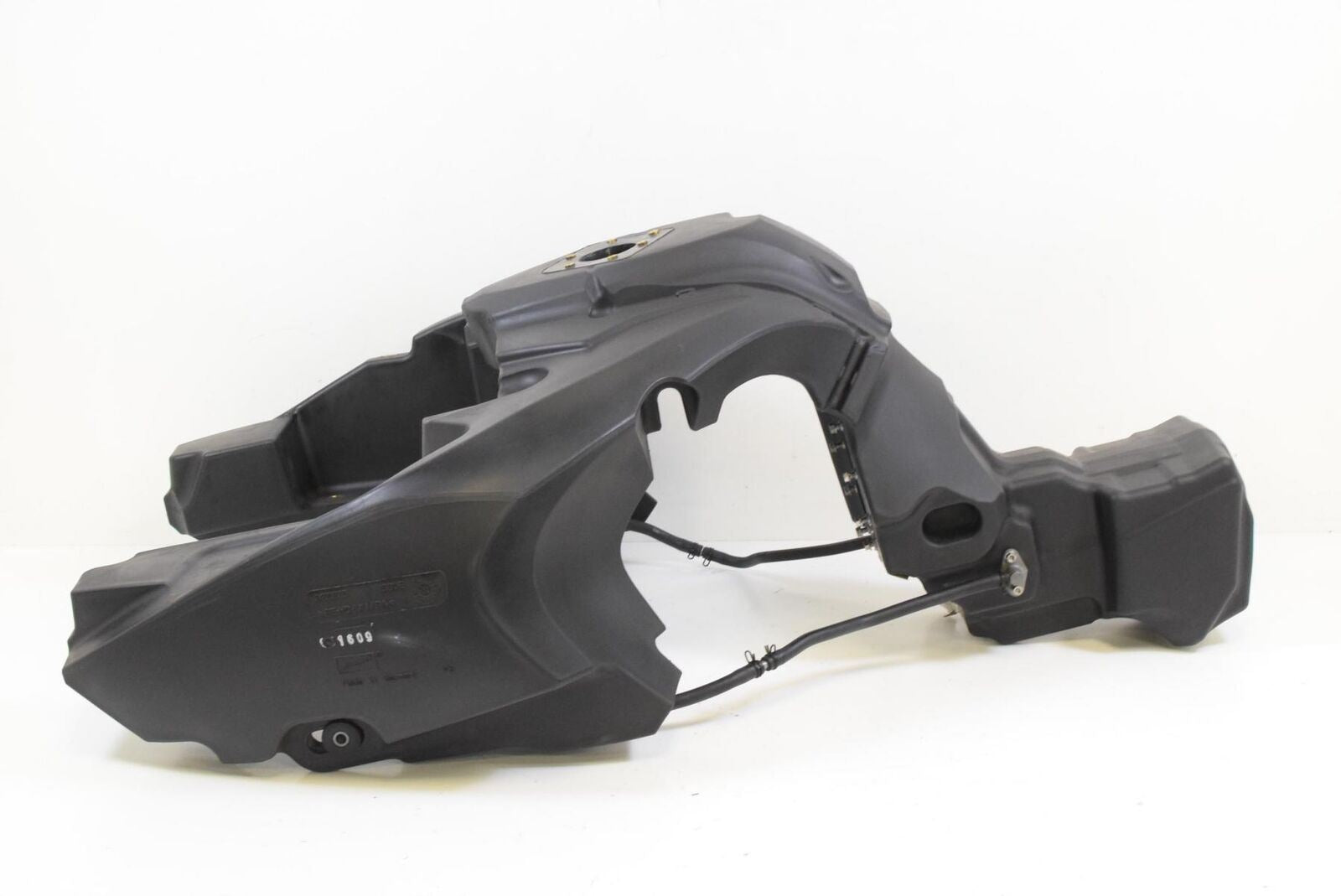 2013 Triumph 1215 Trophy SE Fuel Gas Petrol Tank Reservoir NICE T2401117 {{ shop.shopifyCountryName }} - Mototech271