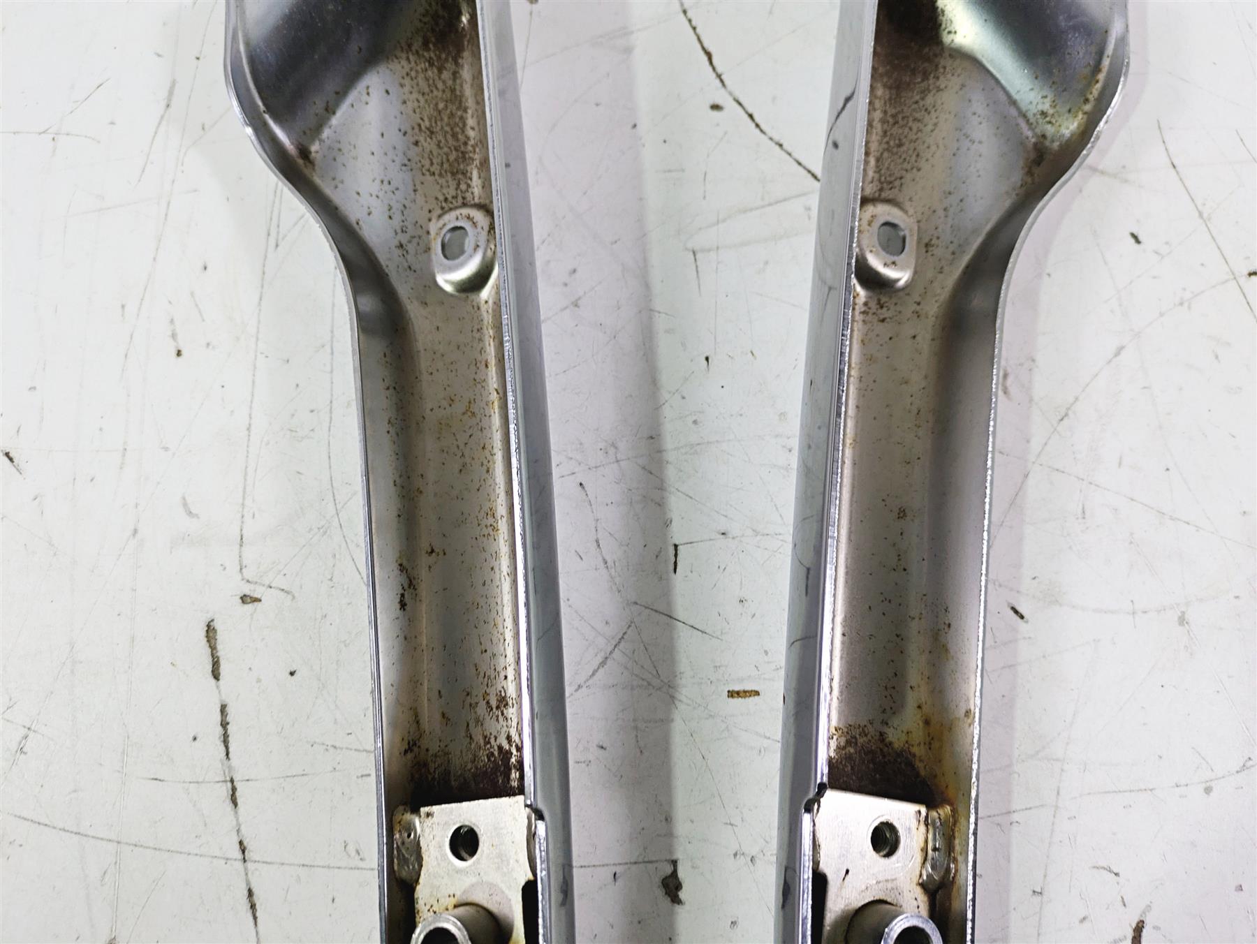 2002 Honda GL1500 CD Valkyrie Deluxe Rear Fender Struts Braces Set 77330-MZ0-A40 {{ shop.shopifyCountryName }} - Mototech271