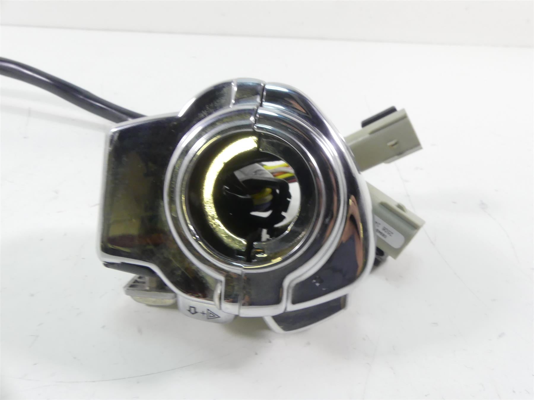 2007 Harley Touring FLHR SE CVO Road King Left Cruise Control Switch 71682-06A {{ shop.shopifyCountryName }} - Mototech271