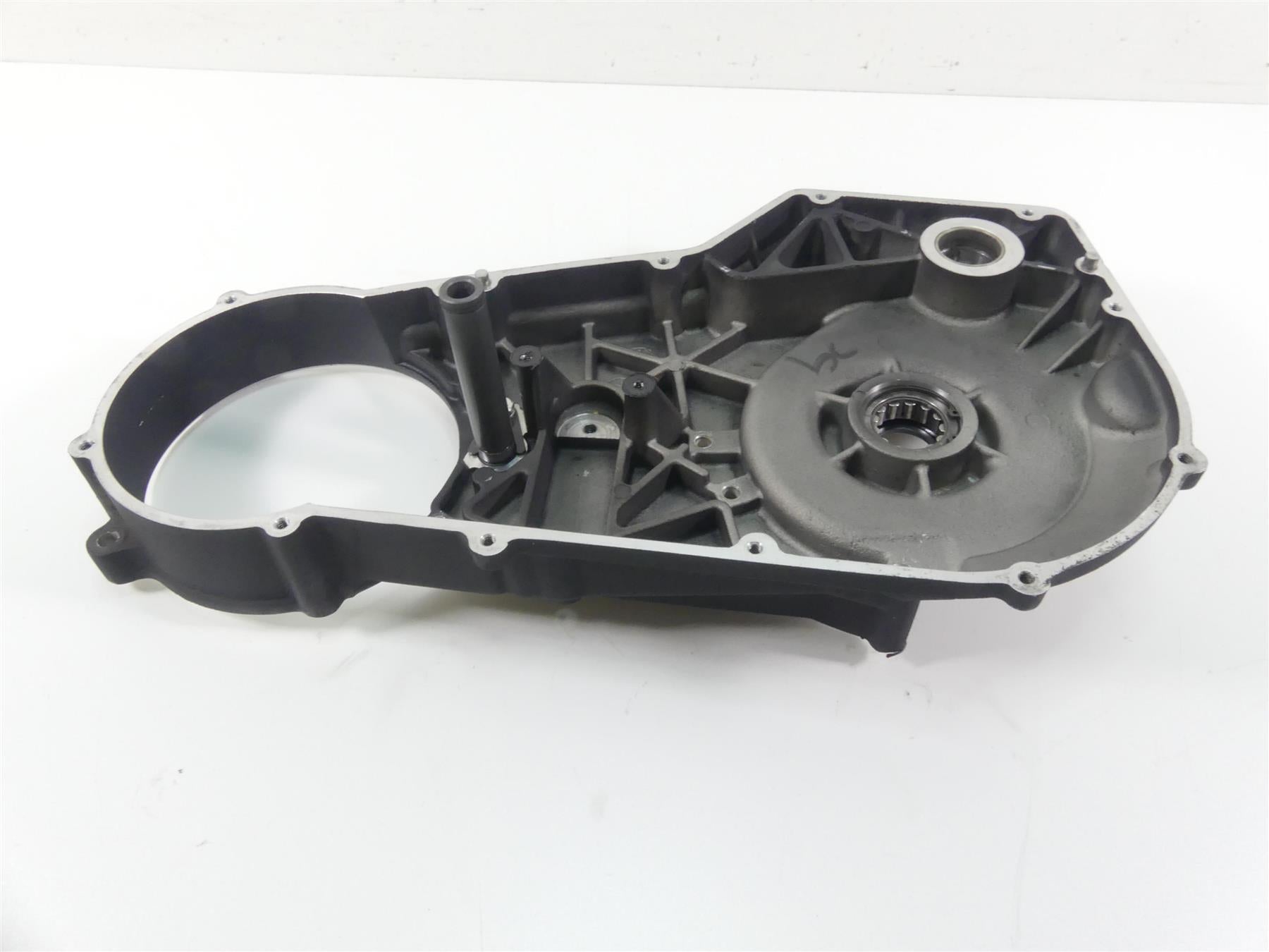 1999 Harley Dyna FXDS Convertible Inner Primary Clutch Cover Mid Cntrl 60681-94A {{ shop.shopifyCountryName }} - Mototech271