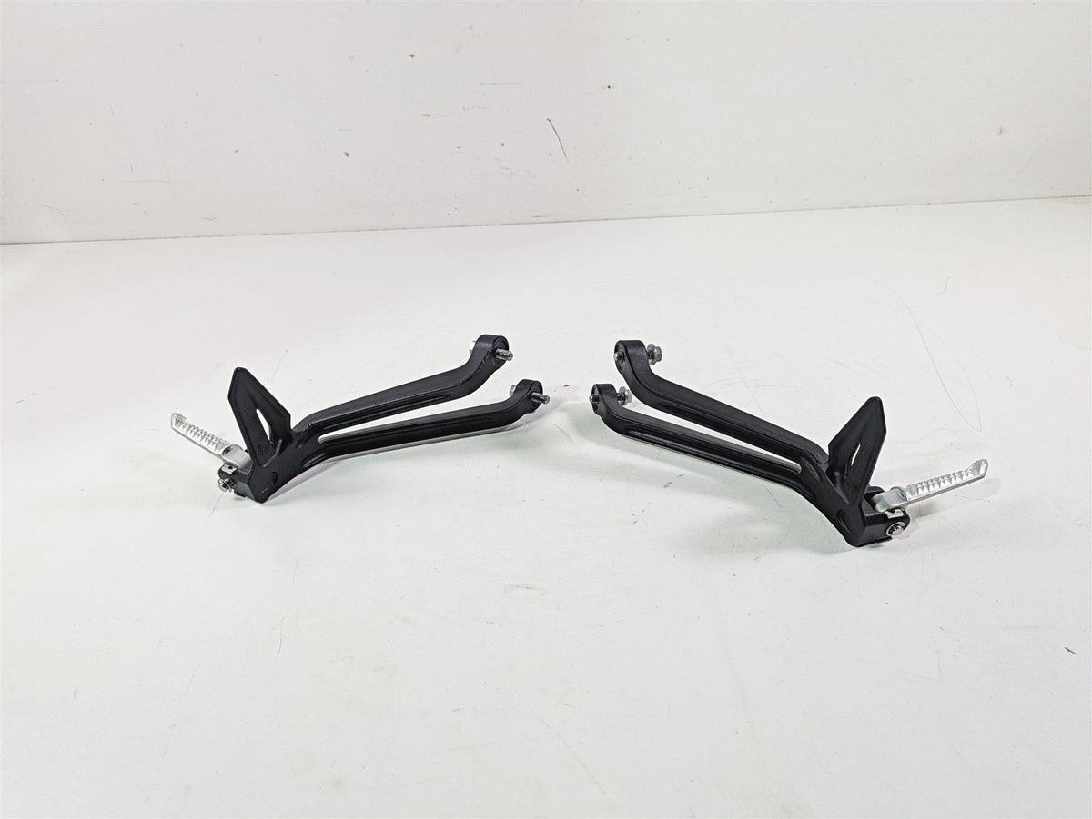 2024 Triumph Street Triple 765 R Rear Passenger Footpeg Set T2088156 T2088157 {{ shop.shopifyCountryName }} - Mototech271