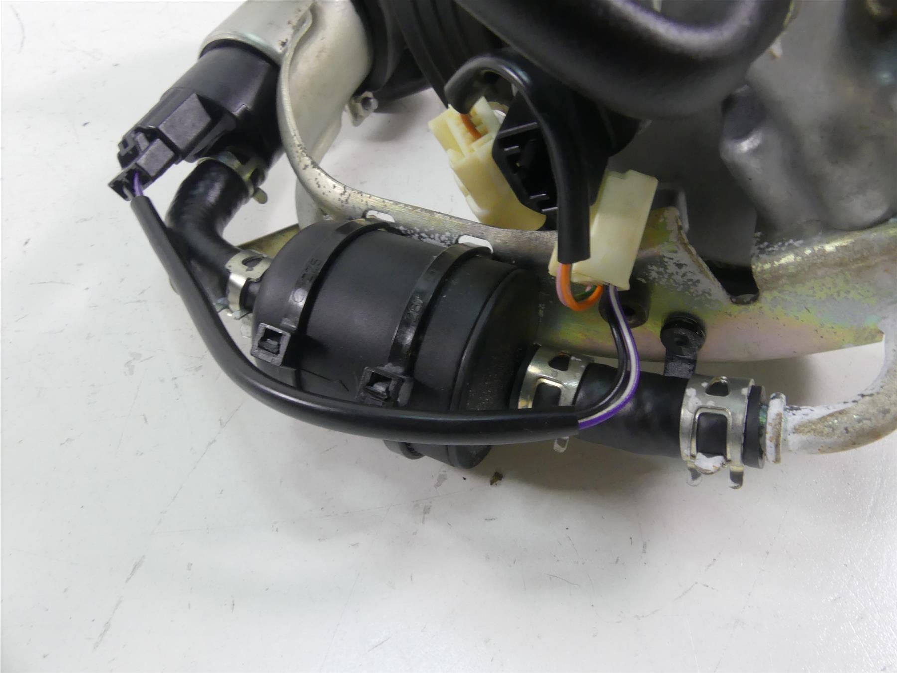 2017 Triumph Thruxton 1200 R Fuel Gas Petrol Pump 4k Only T2402902 T1240330 {{ shop.shopifyCountryName }} - Mototech271