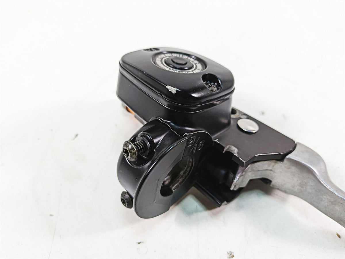 2005 Harley Dyna FXDL Low Rider Front Brake Master Cylinder 9/16" 45019-96F {{ shop.shopifyCountryName }} - Mototech271
