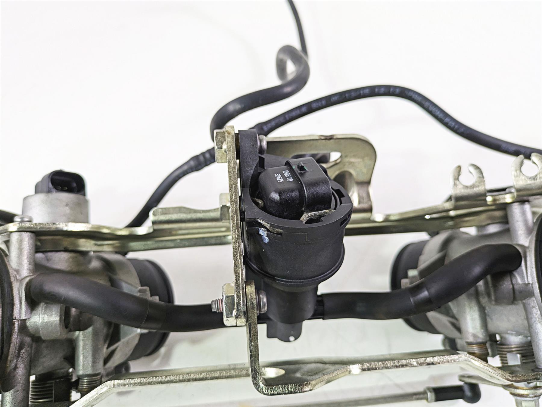2016 Moto Guzzi Stelvio 1200 8V NTX Throttle Body Fuel Injection Set 880270 {{ shop.shopifyCountryName }} - Mototech271