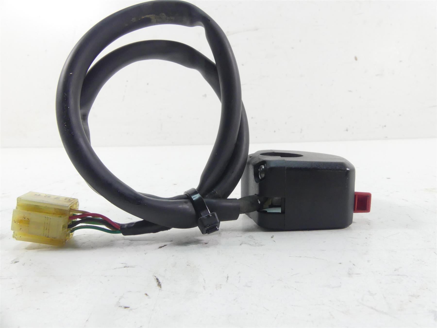 2017 Triumph Thruxton 1200 R Right Hand Start Kill Control Switch T2043529 {{ shop.shopifyCountryName }} - Mototech271