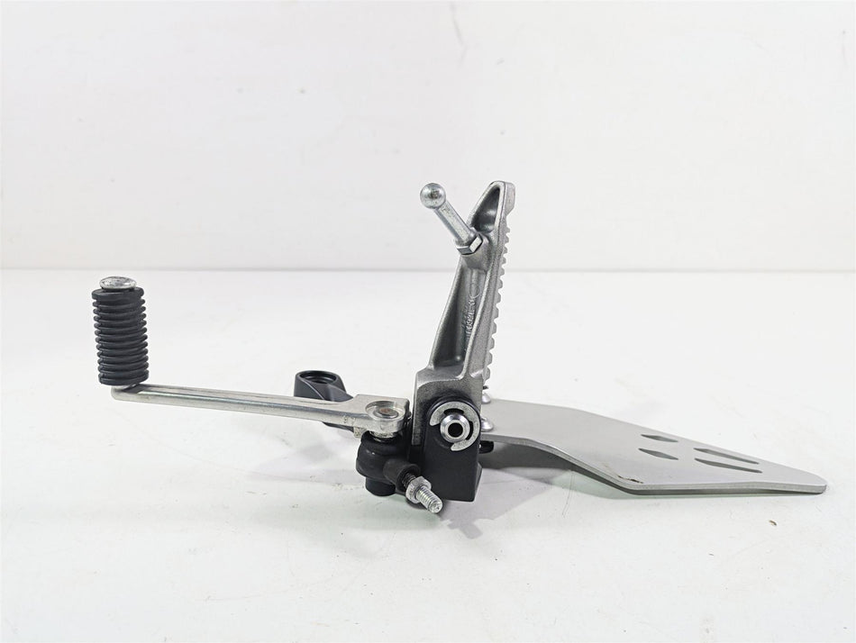 2024 Kawasaki ZX6R ZX636 Ninja Left Footpeg Foot Peg Shifter Set 35063-0160-18R {{ shop.shopifyCountryName }} - Mototech271