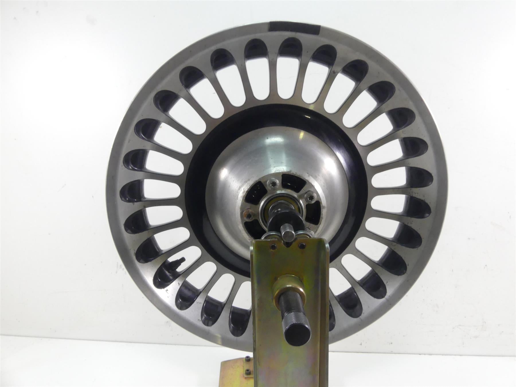 2011 Harley Touring FLTRU Road Glide 17x3 Straight Front Wheel Rim 43300161 {{ shop.shopifyCountryName }} - Mototech271