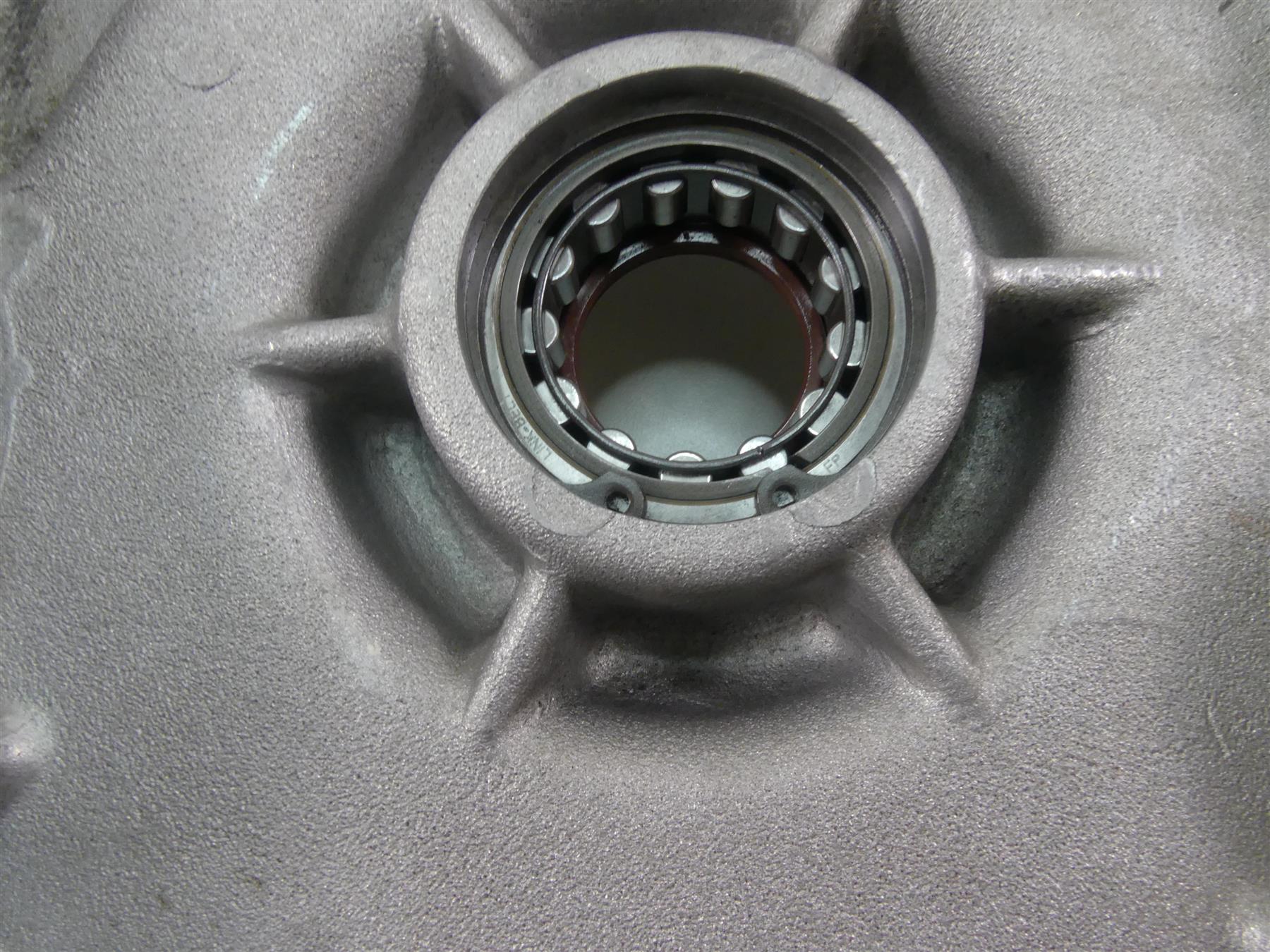 1995 Harley Touring FLHTCU Electra Glide Inner Primary Clutch Cover 60677-94 {{ shop.shopifyCountryName }} - Mototech271