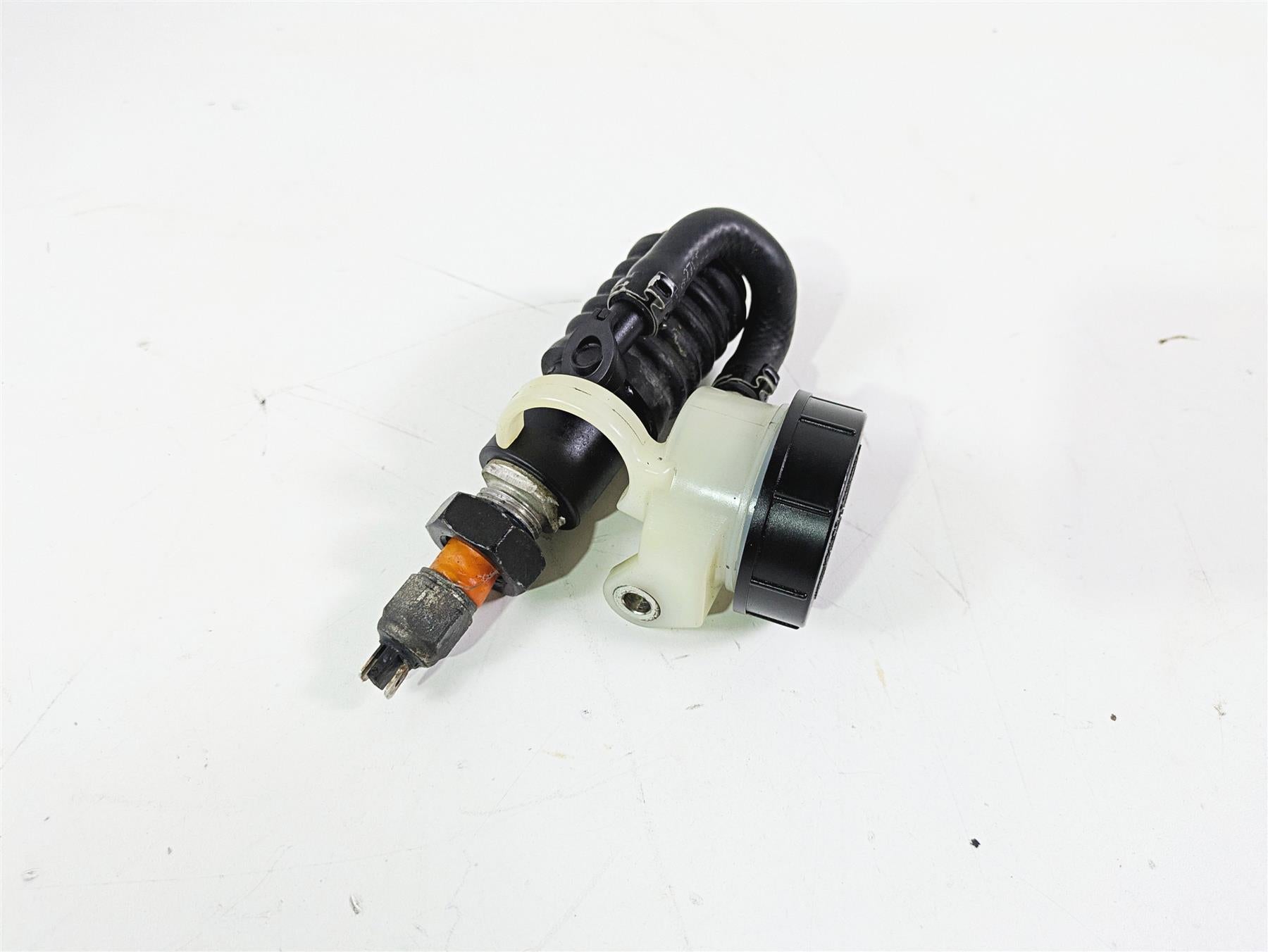 2015 Harley FXDF Dyna Fat Bob Rear Brake Master Cylinder 41700060 {{ shop.shopifyCountryName }} - Mototech271