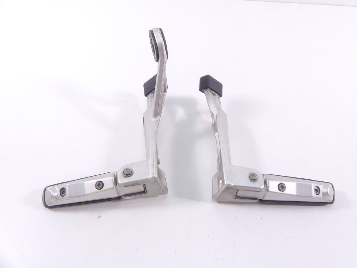 2008 BMW R1200R K27 Rear Passenger Pillion Footpeg Set 46717688780 46717693113 {{ shop.shopifyCountryName }} - Mototech271