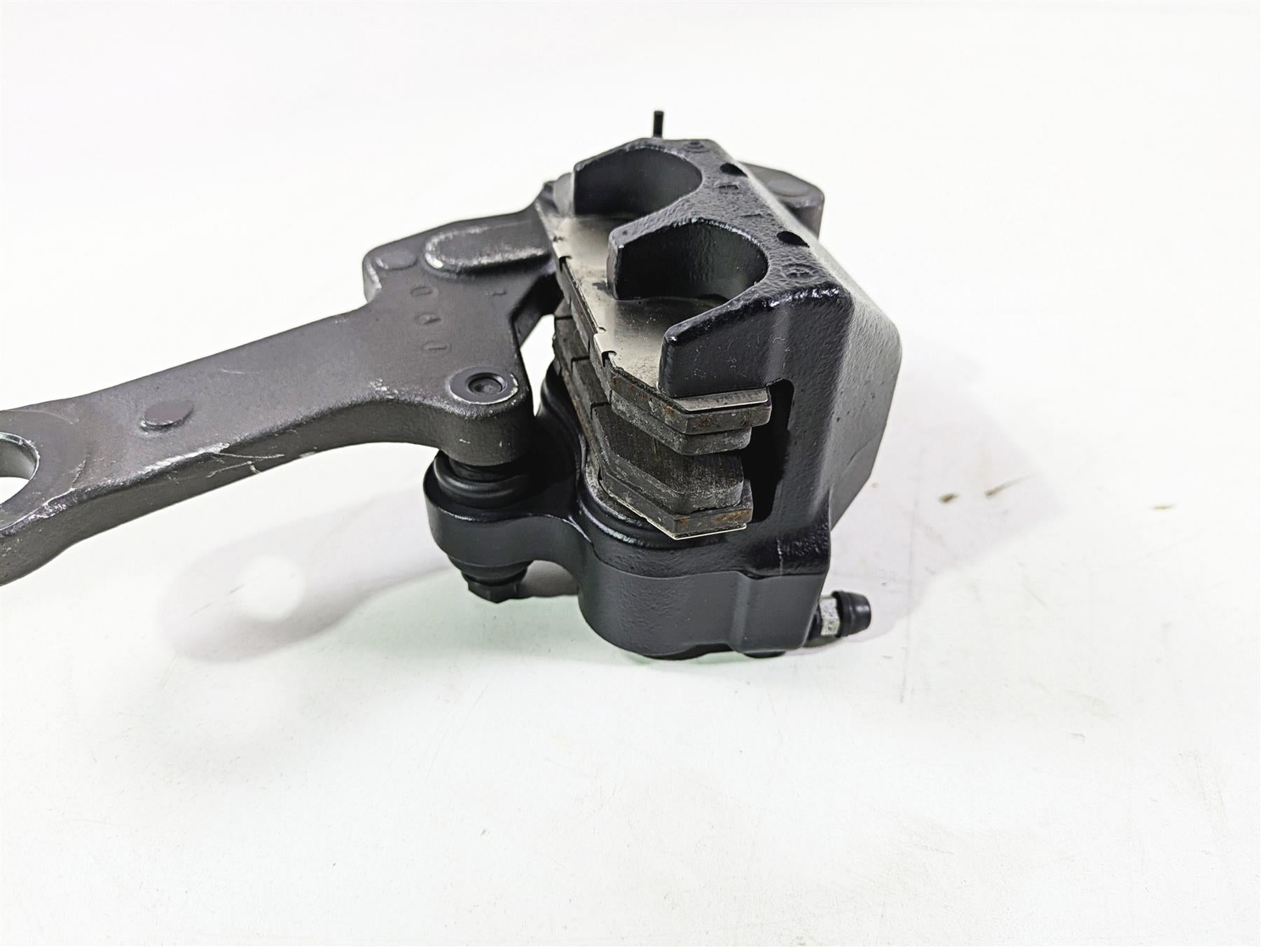 2020 Harley Softail FXST Standard Rear Brake Caliper & Bracket 41300192 {{ shop.shopifyCountryName }} - Mototech271