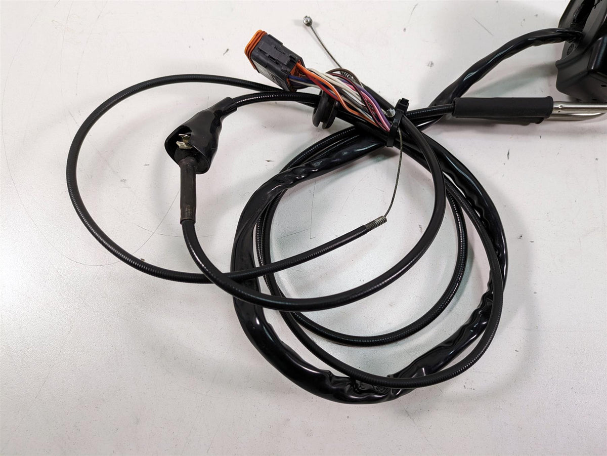 2006 Harley Touring FLHTCUI Electra Glide Right Hand Control Switch 71684-06A {{ shop.shopifyCountryName }} - Mototech271