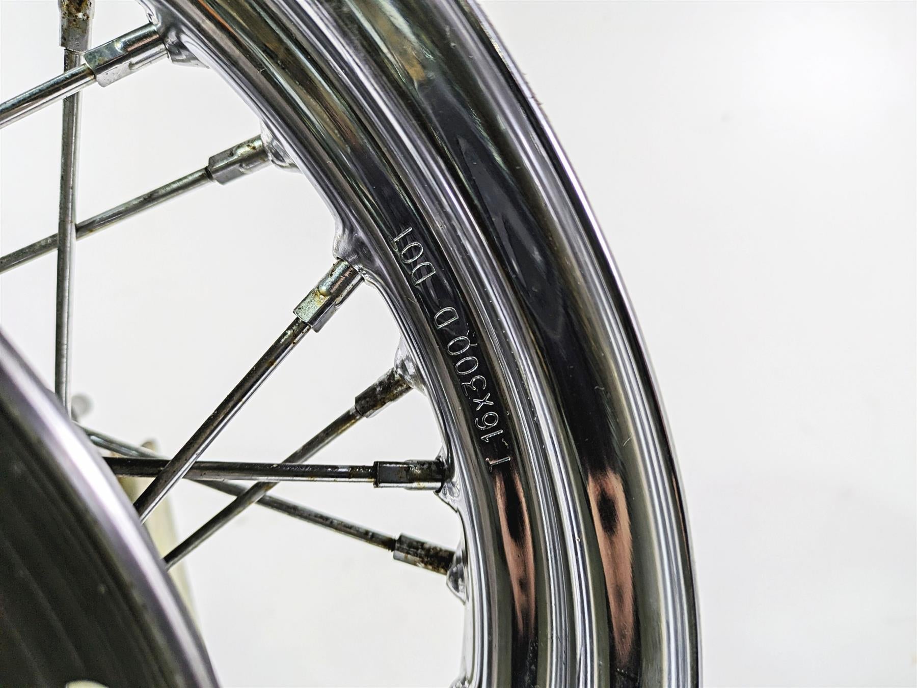 2005 Harley Softail FLSTSCI Heritage Springer Front 16x3 Spoke Wheel 43011-05B {{ shop.shopifyCountryName }} - Mototech271