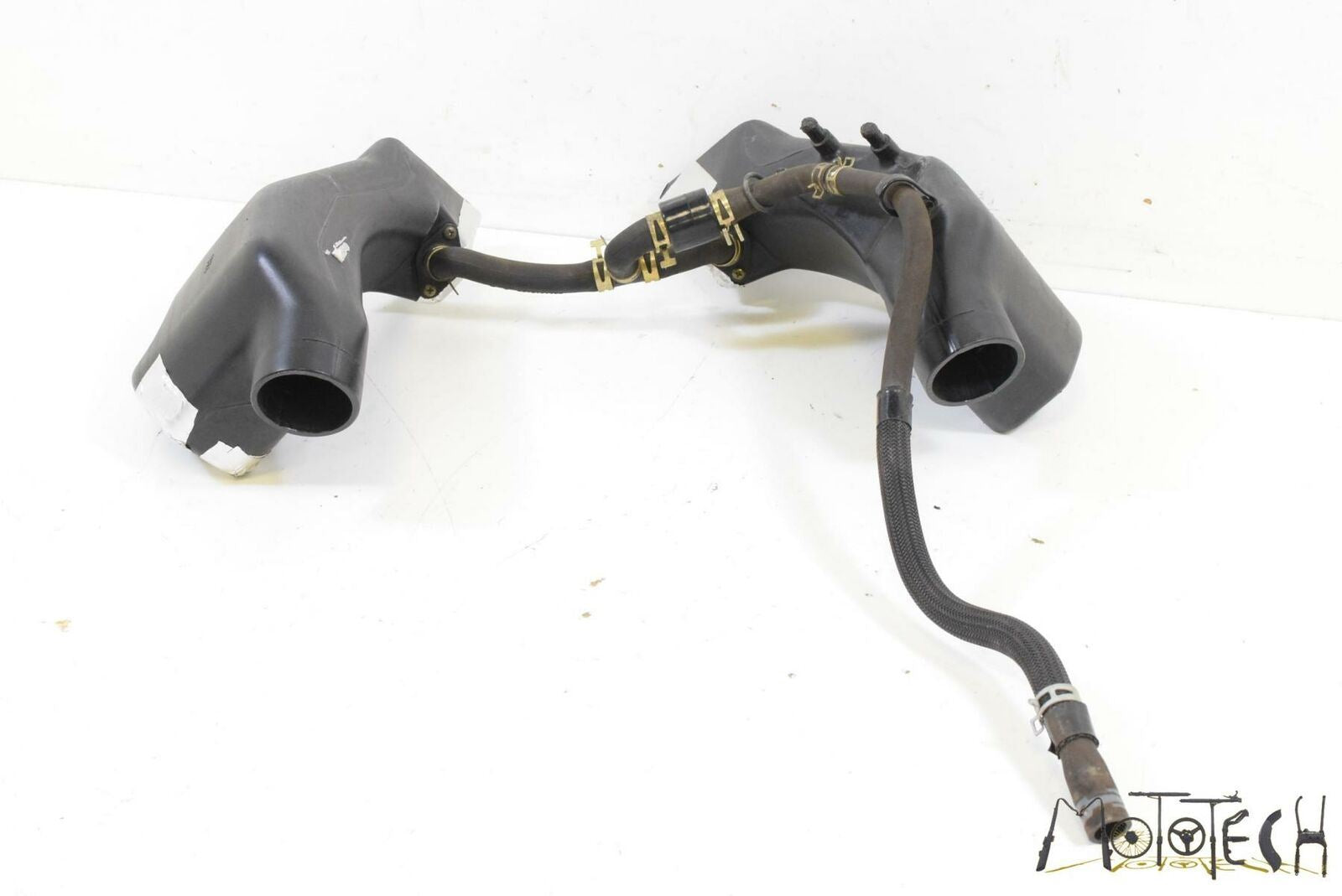 2005 Kawasaki ZZR1200 ZX1200 Front Air Intake Duct Ram Scoop Set 14073-1818 {{ shop.shopifyCountryName }} - Mototech271