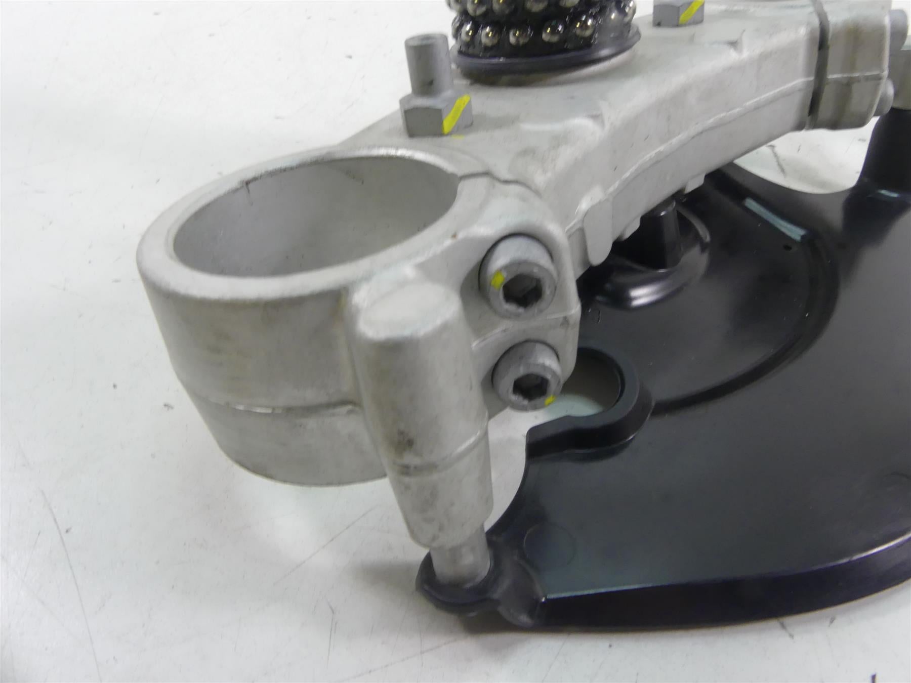 2021 Aprilia RS 660 Lower Triple Tree Steering Clamp Yoke 53mm 2B005255 {{ shop.shopifyCountryName }} - Mototech271