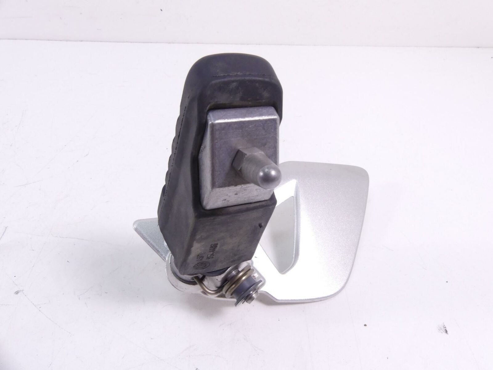2014 BMW R1200 RT RTW K52 Front Left Rider Footpeg 46718535641/ 46718560383 {{ shop.shopifyCountryName }} - Mototech271