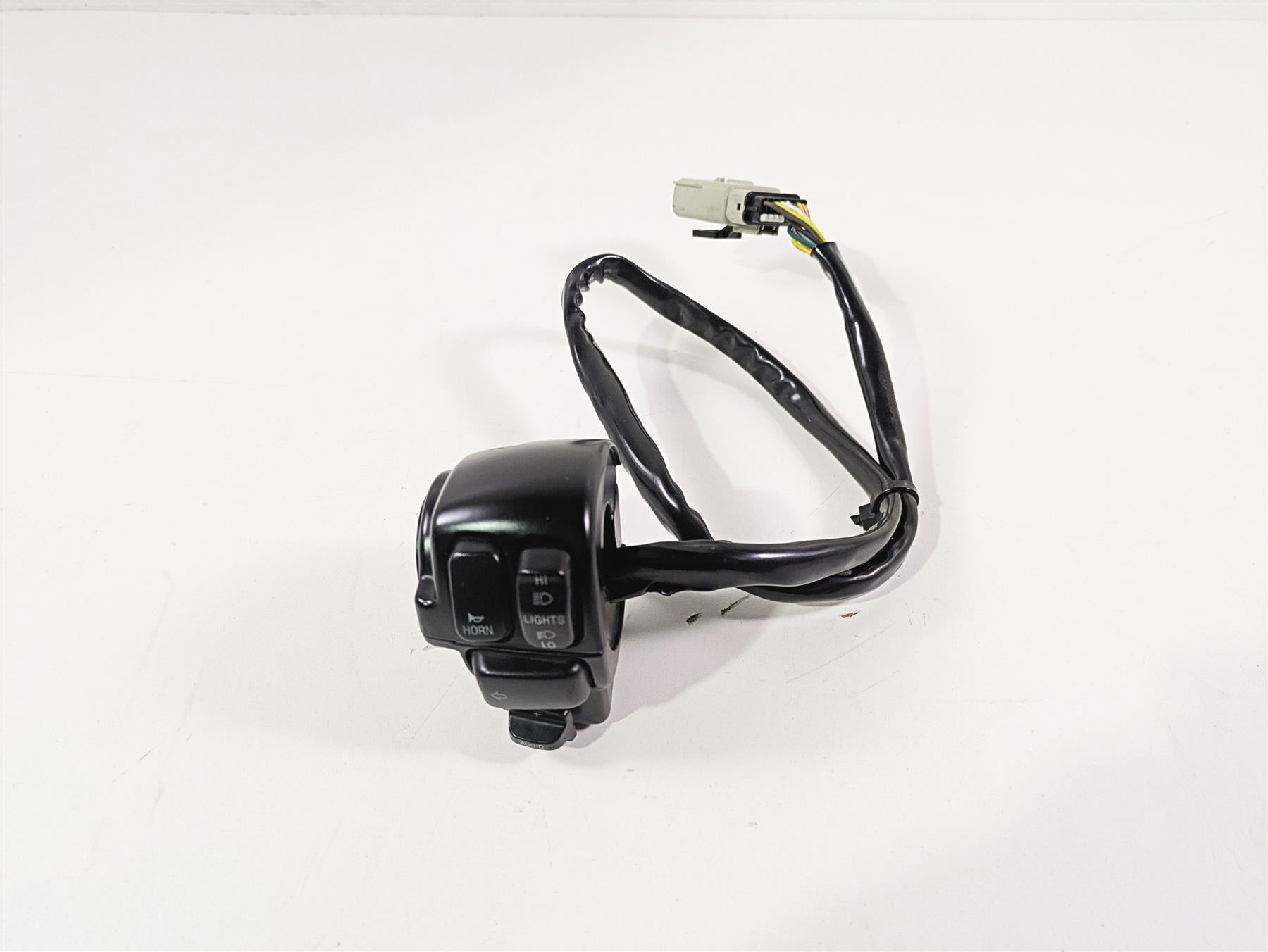 2009 Harley Touring FLHX Street Glide Left Hand Blinker Control Switch 71682-06A {{ shop.shopifyCountryName }} - Mototech271