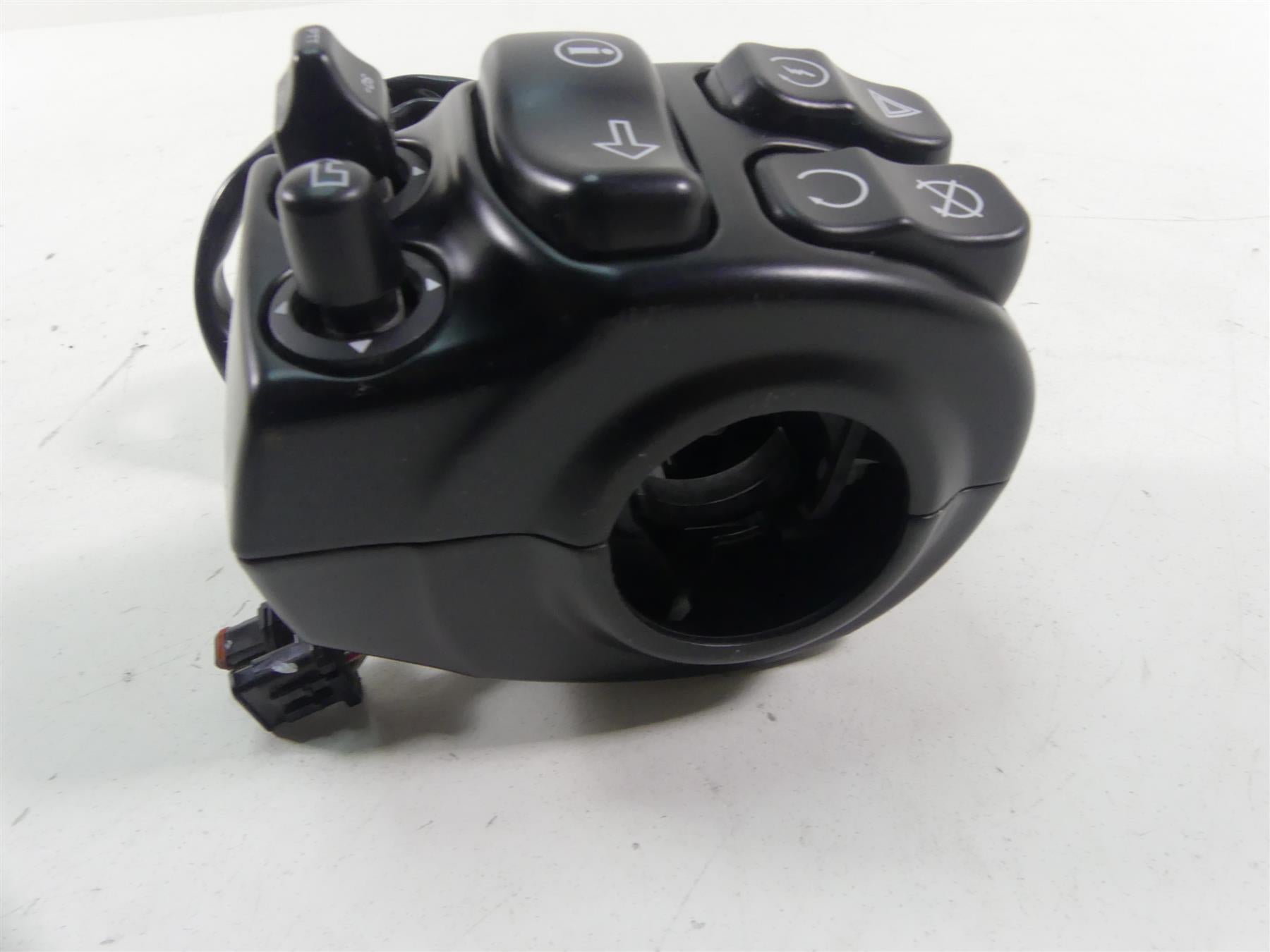 2017 Harley Touring FLHTKL Electra Glide Right Hand Control Switch 71500129 {{ shop.shopifyCountryName }} - Mototech271