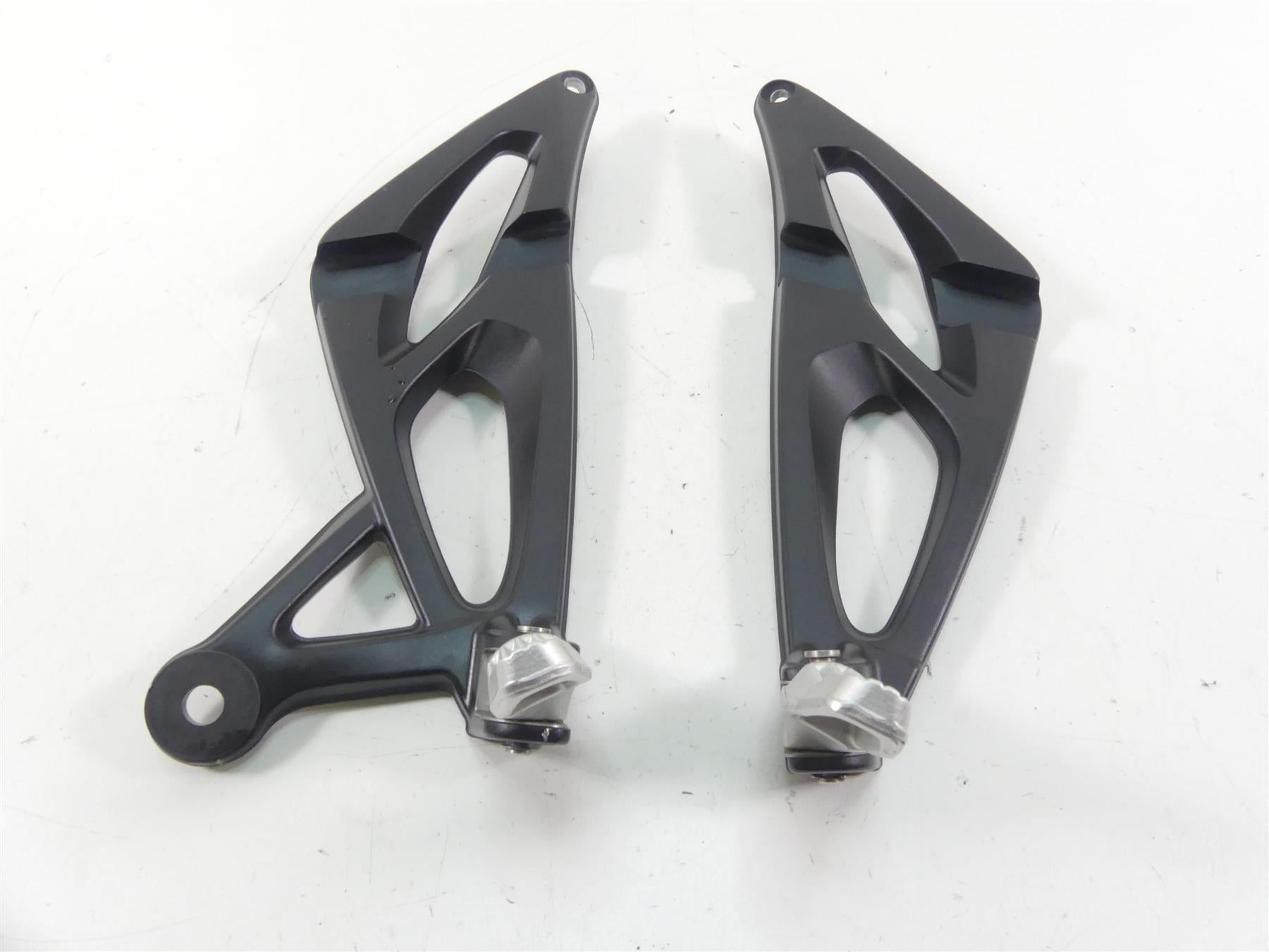 2009 BMW K1300 S K40 Passenger Footpeg Foot Peg Set 7660170 7660169 | Mototech271