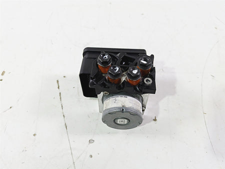 2019 Triumph Speed Triple RS 1050 Abs Brake Pump Module Unit T2029204 {{ shop.shopifyCountryName }} - Mototech271