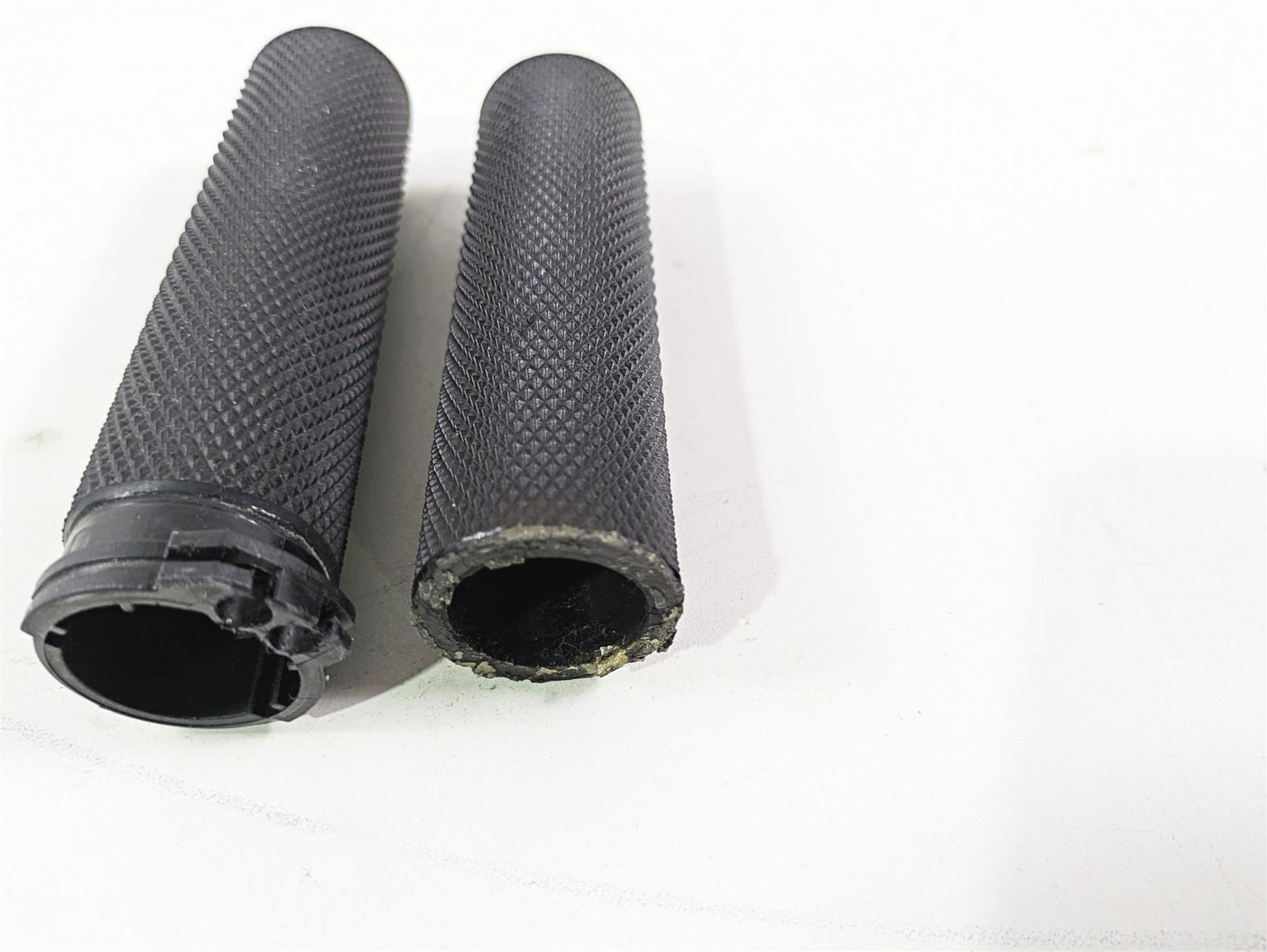 2002 Big Dog Pitbull Harley 1" Bar Arlen Ness Fusion Hand Grip Set 405-0553 {{ shop.shopifyCountryName }} - Mototech271