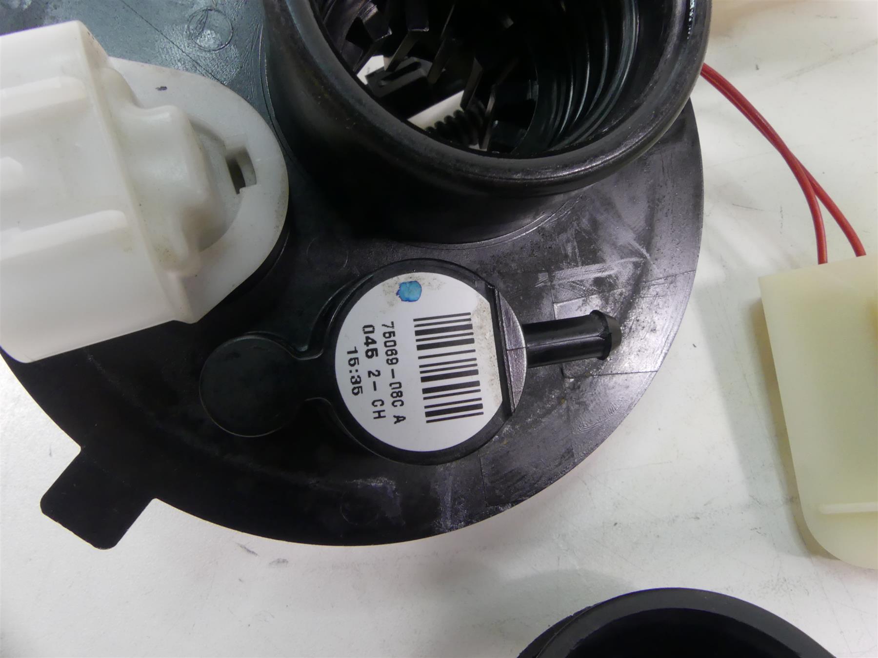 2012 Harley Touring FLHX Street Glide Fuel Gas Petrol Pump -Tested 75069-08 {{ shop.shopifyCountryName }} - Mototech271
