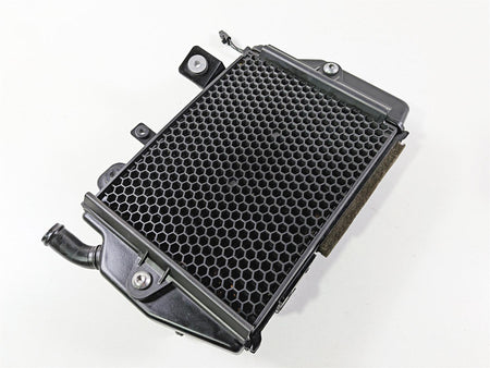 2022 Triumph Tiger 900 GT Pro Left Coolant Radiator And Fan T2104610 {{ shop.shopifyCountryName }} - Mototech271