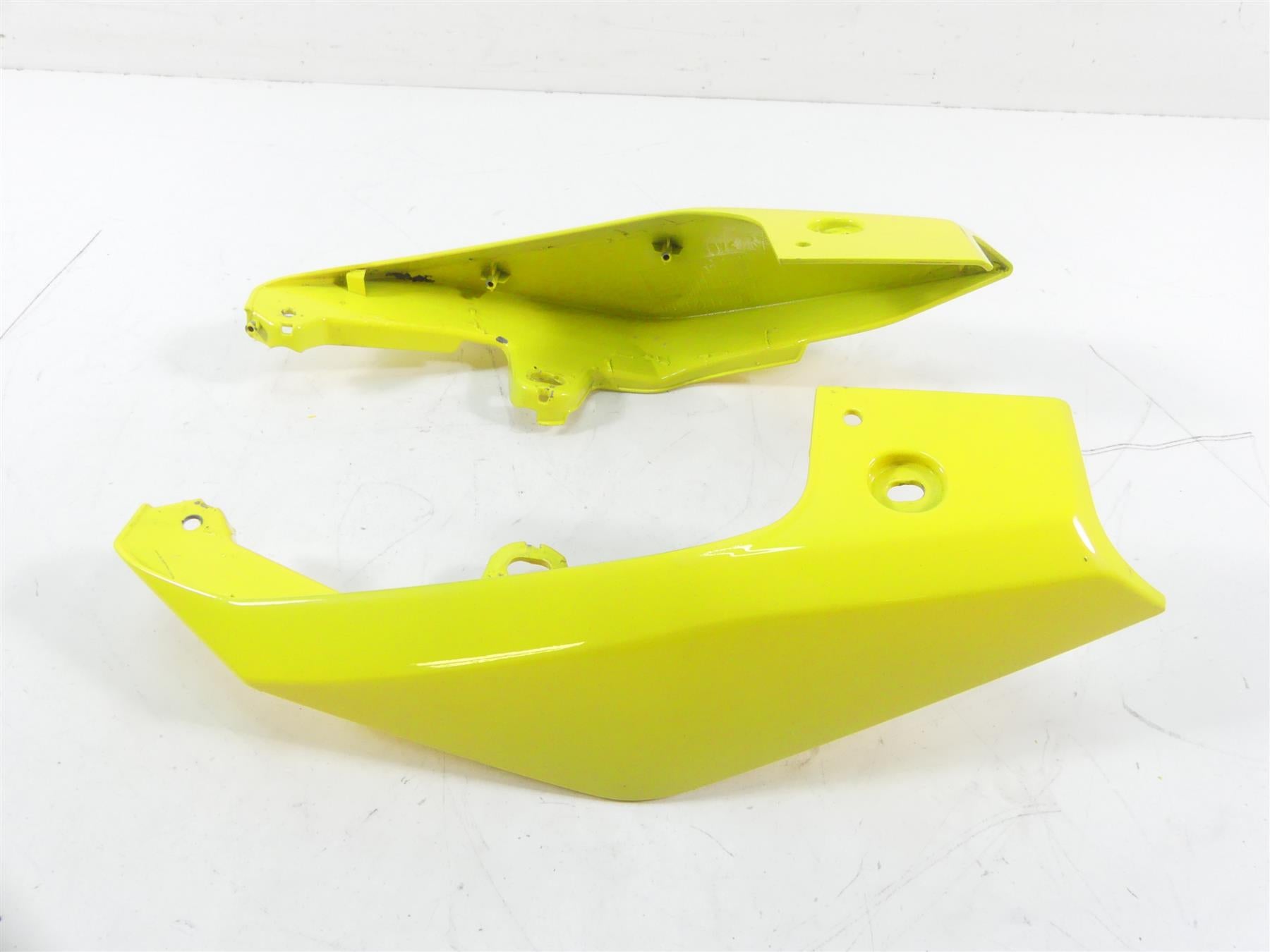 2015 Yamaha MT09 FZ09 Rear Tail Side Cover Fairing Set 1RC-21721-00-00 {{ shop.shopifyCountryName }} - Mototech271
