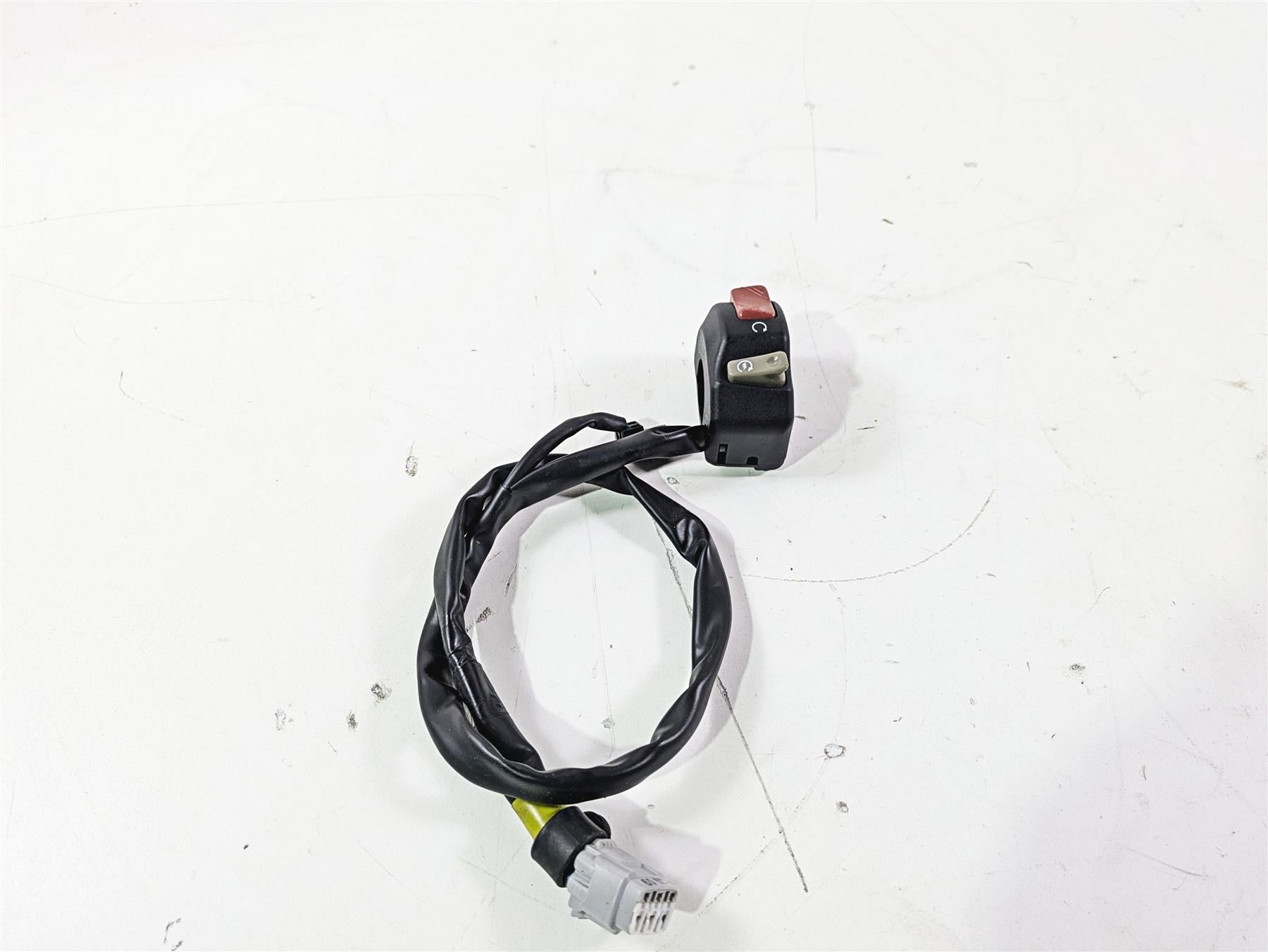 2024 Kawasaki ZX6R ZX636 Ninja Right Hand Control Switch 46091-0625 {{ shop.shopifyCountryName }} - Mototech271