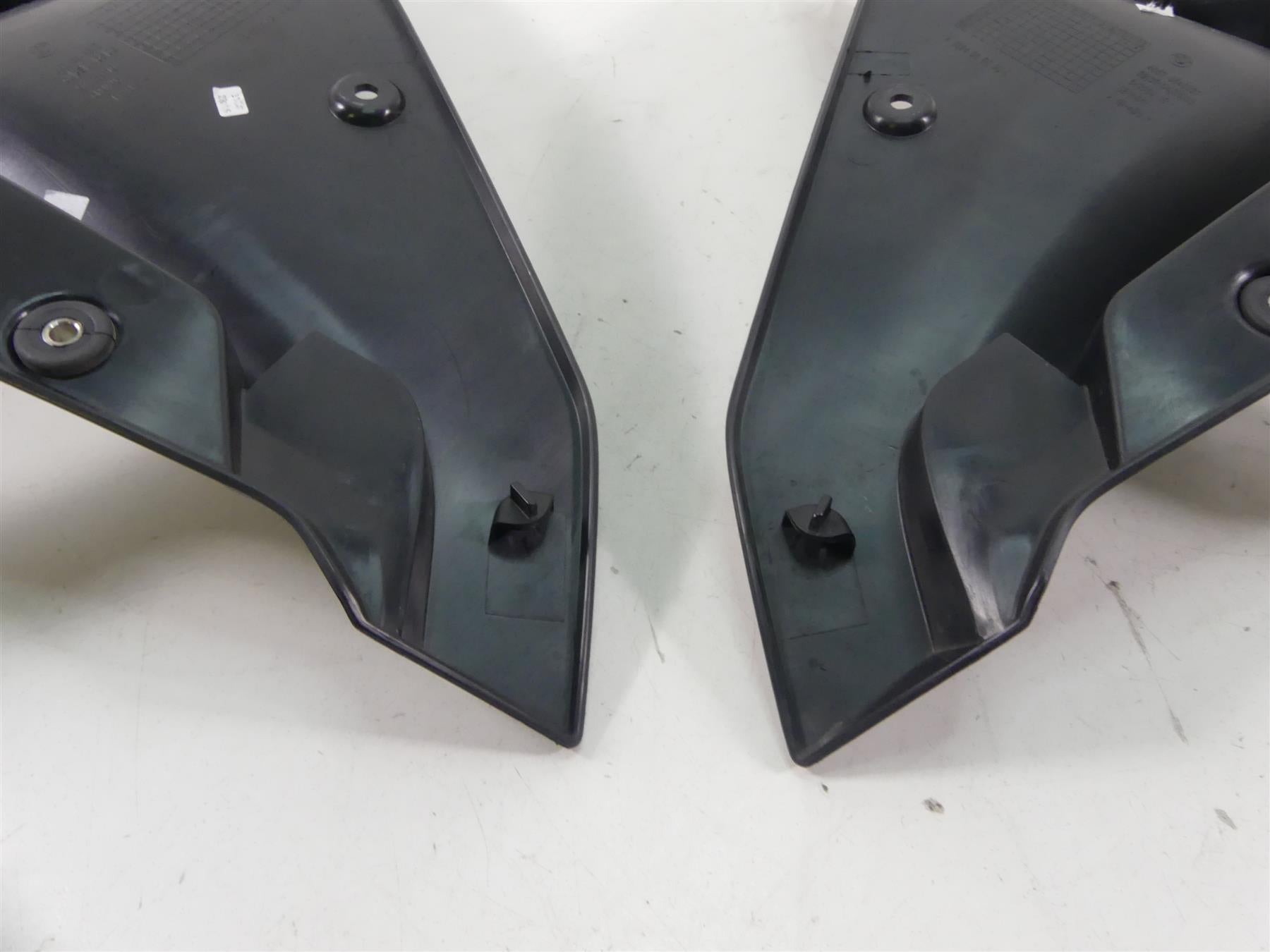 2016 BMW R1200RS K54 Front Inner Fairing Side Panel Cover Cowl Set 46638545322 {{ shop.shopifyCountryName }} - Mototech271