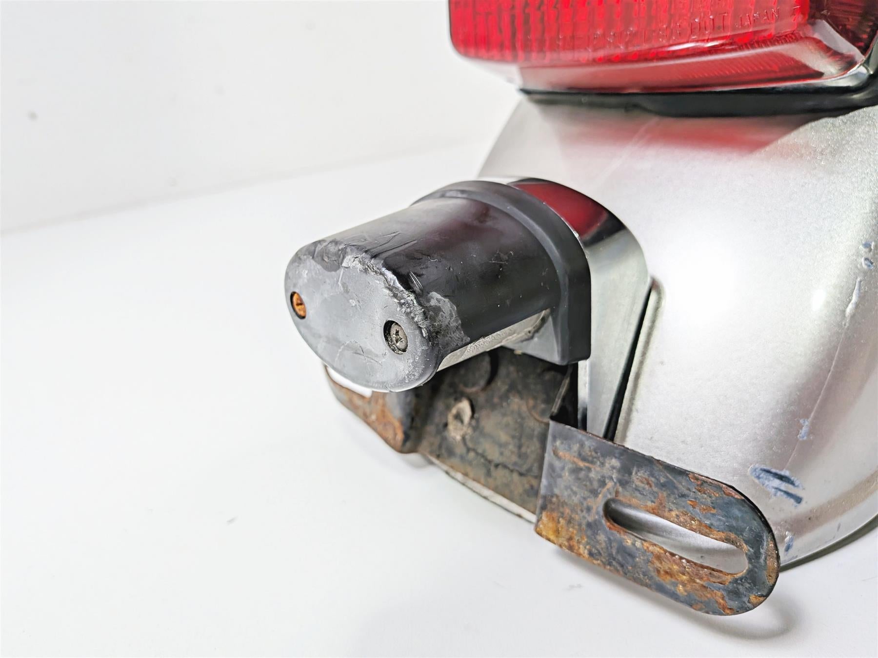 1989 Kawasaki VN750 Vulcan Rear Fender & Taillight 35023-1123 23025-1116 {{ shop.shopifyCountryName }} - Mototech271