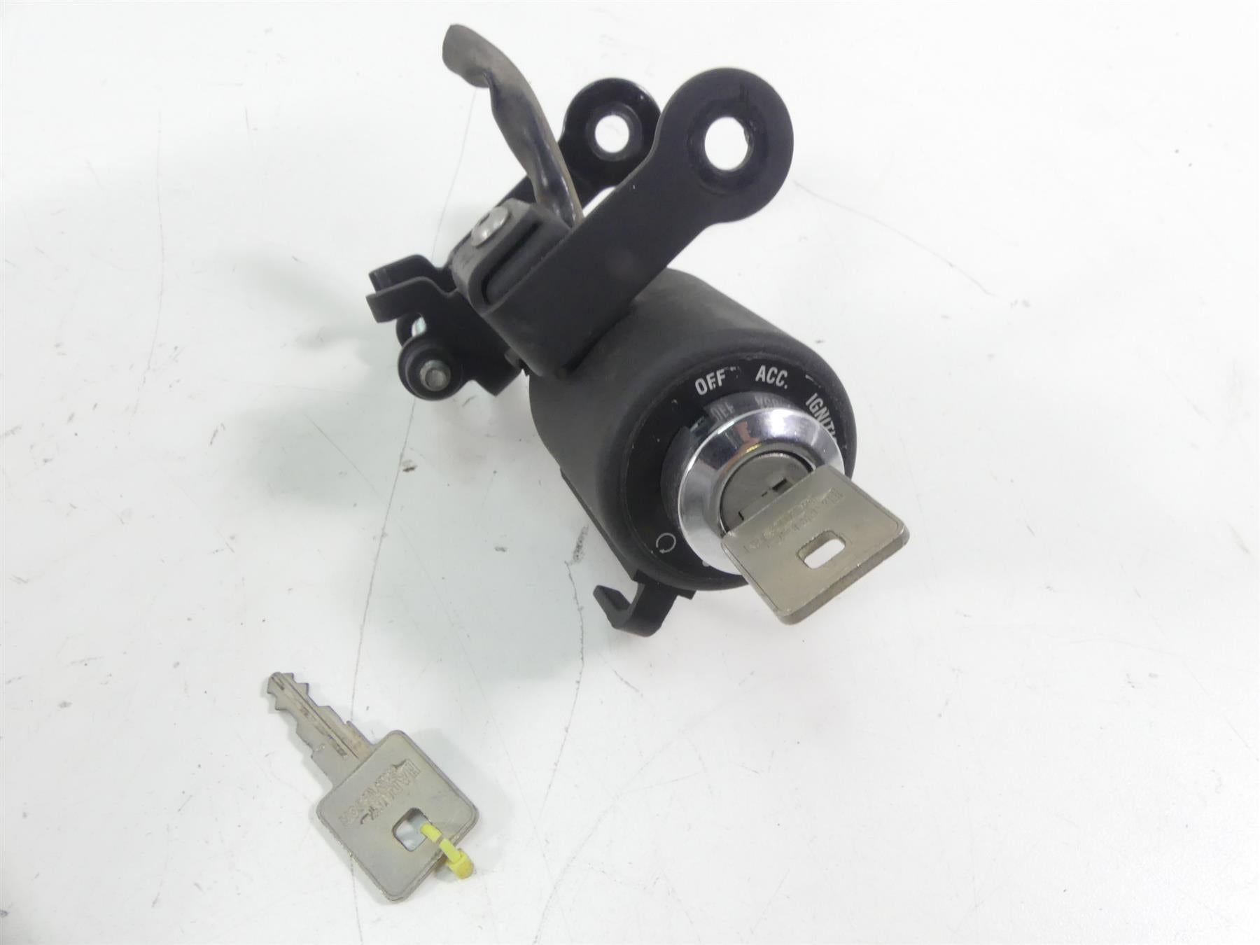 2002 Harley XL1200 Sportster Ignition Switch with 2 Keys 71441-94 {{ shop.shopifyCountryName }} - Mototech271