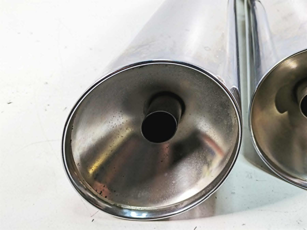 2014 Moto Guzzi California 1400 T Exhaust Pipe Muffler Set & Mounts B064126 {{ shop.shopifyCountryName }} - Mototech271