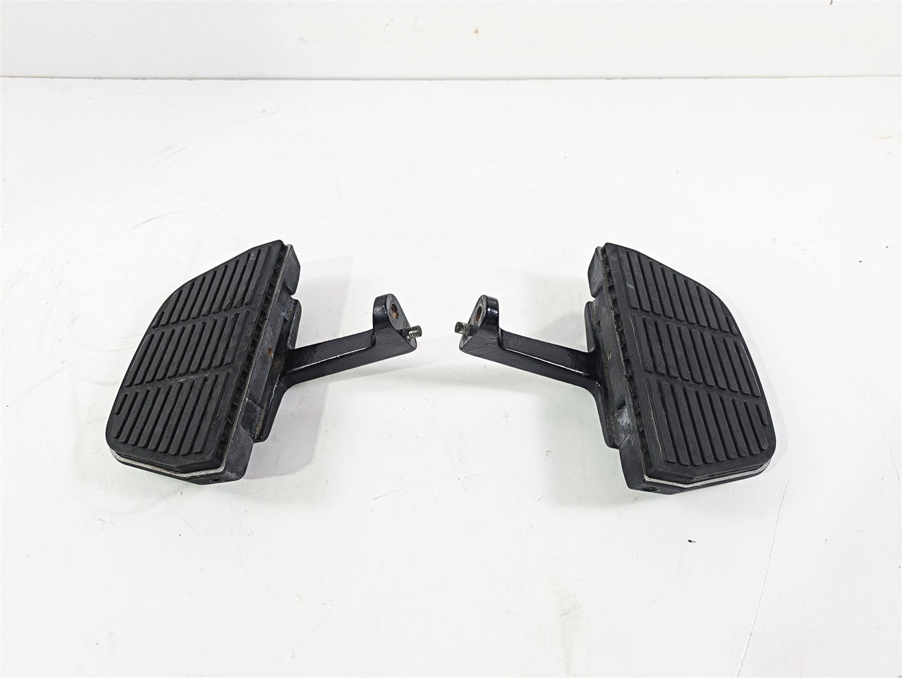 1996 Harley Touring FLHTCUI Electra Glide Rear Passenger Floor Boards 52719-93B | Mototech271
