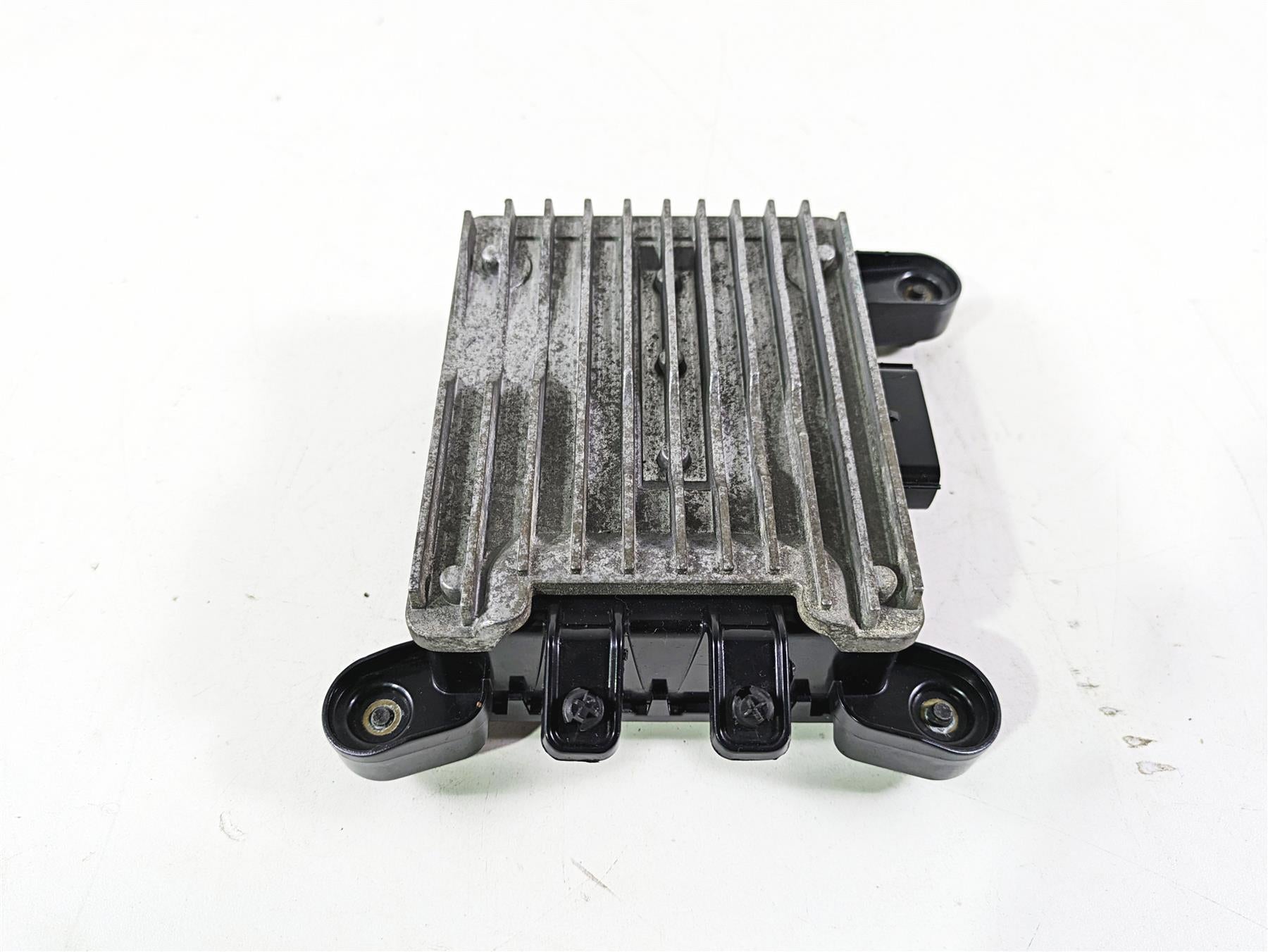 2018 Indian Chieftain Dark Horse Front Radio Amp Amplifier Module 4015980 {{ shop.shopifyCountryName }} - Mototech271