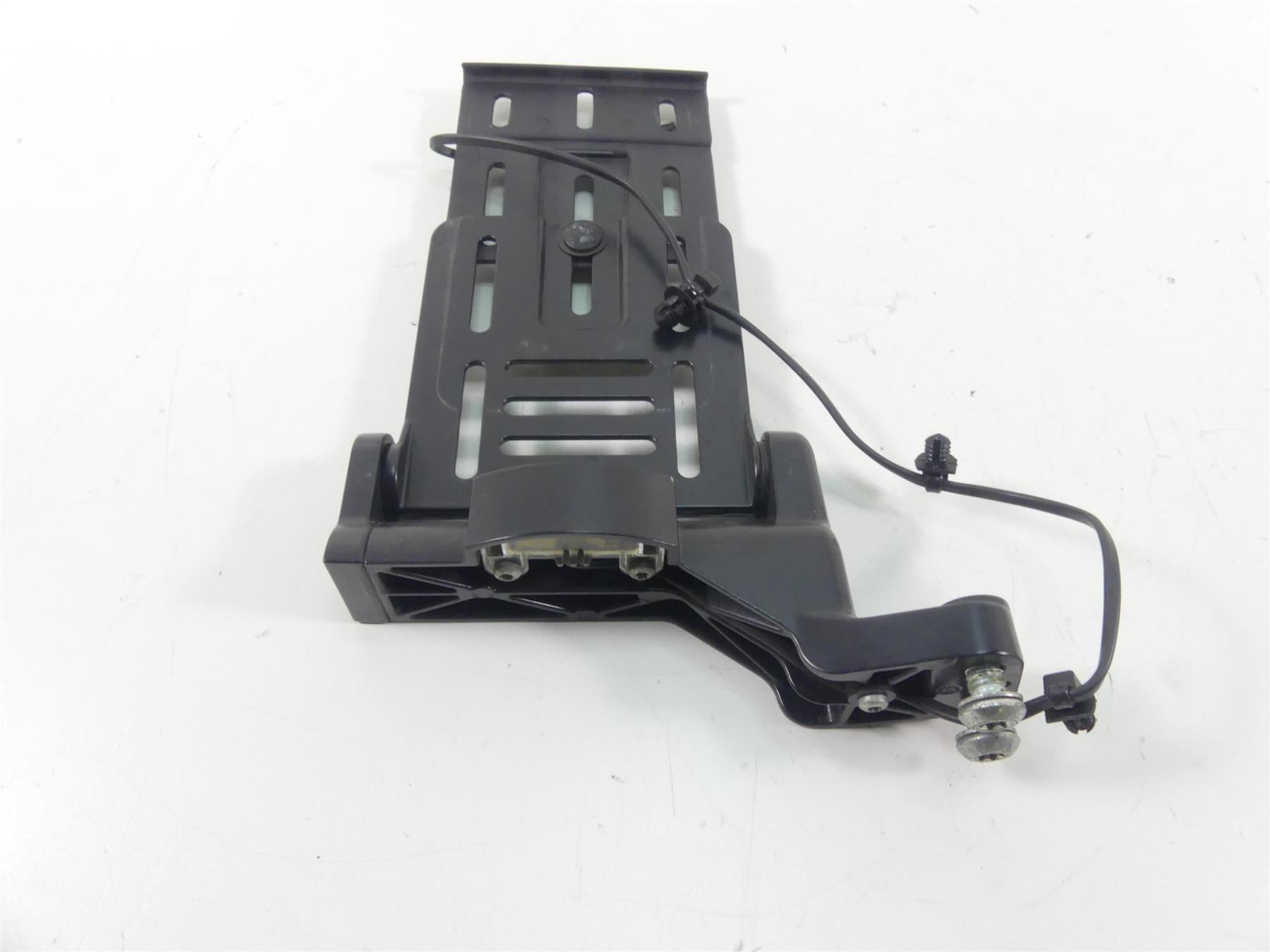 2011 Harley VRSCF Muscle Rod Side License Plate Holder Mount 69390-09 {{ shop.shopifyCountryName }} - Mototech271