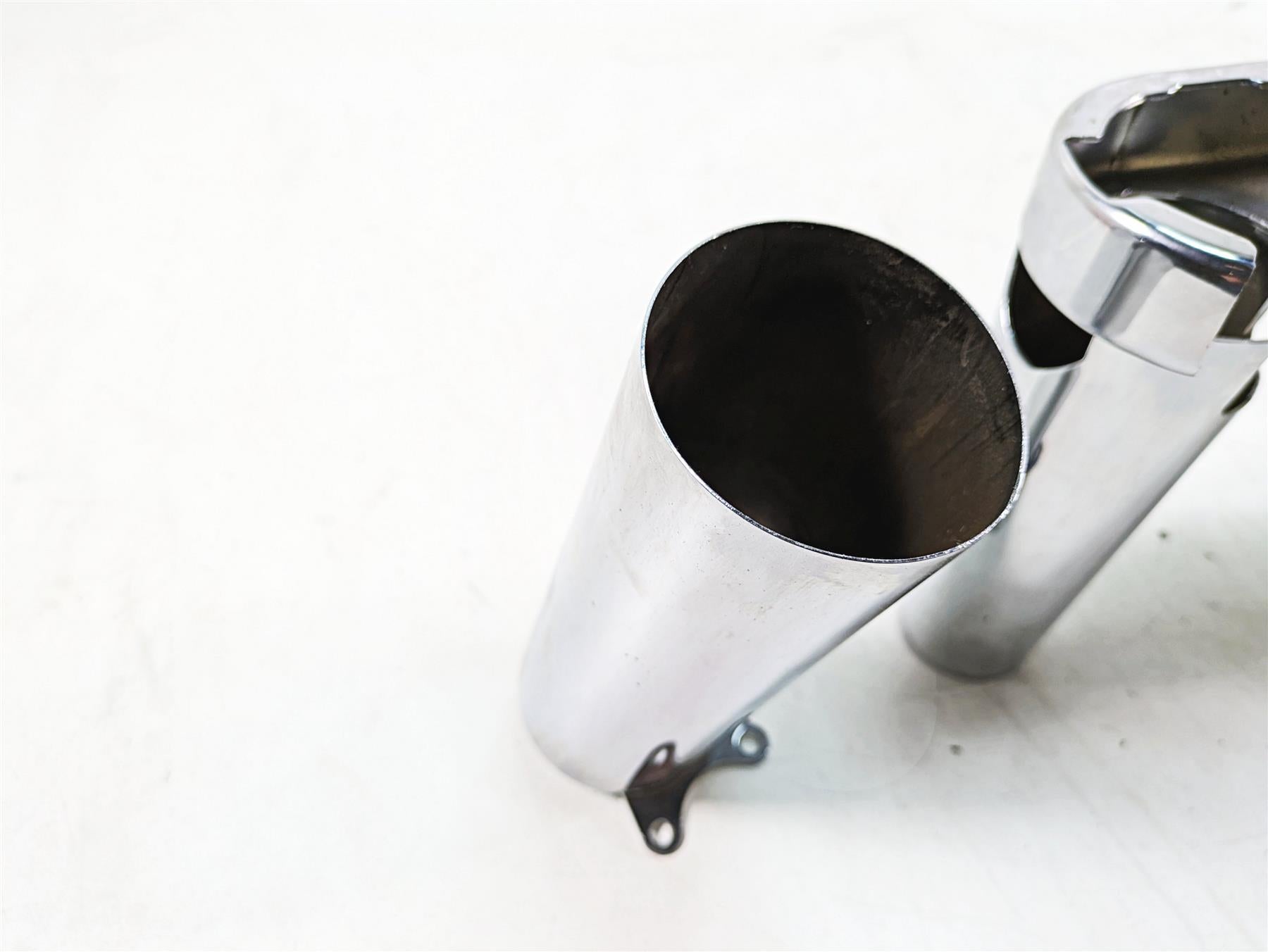 1997 Kawasaki VN1500 Vulcan Tiple Tree Fork Tube Cover Set 44033-1217 44033-1235 {{ shop.shopifyCountryName }} - Mototech271