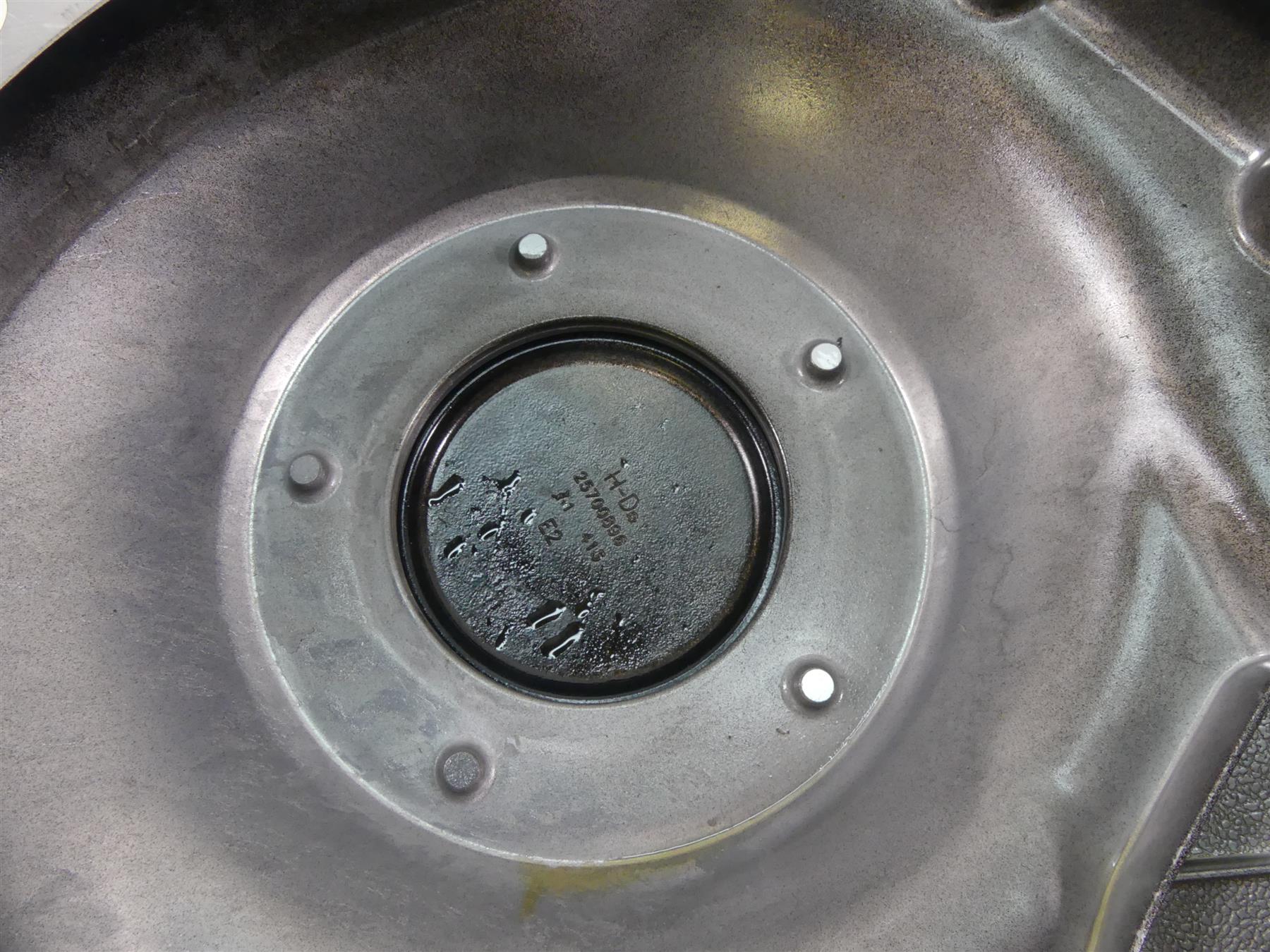2019 Harley FLHC Softail Heritage Outer Primary Drive Clutch Cover M8 25701074 {{ shop.shopifyCountryName }} - Mototech271